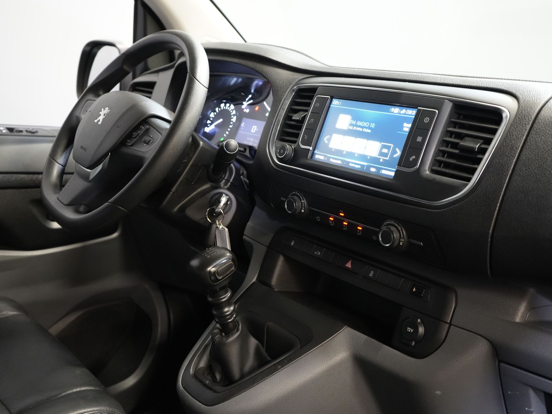 Peugeot Expert Bestelbus 2.0 HDI 120 pk L3 BPM VRIJ! 2.5t Trekverm./ Carplay/ Navi/ Camera/ PDC/ Cruise/ Airco 2