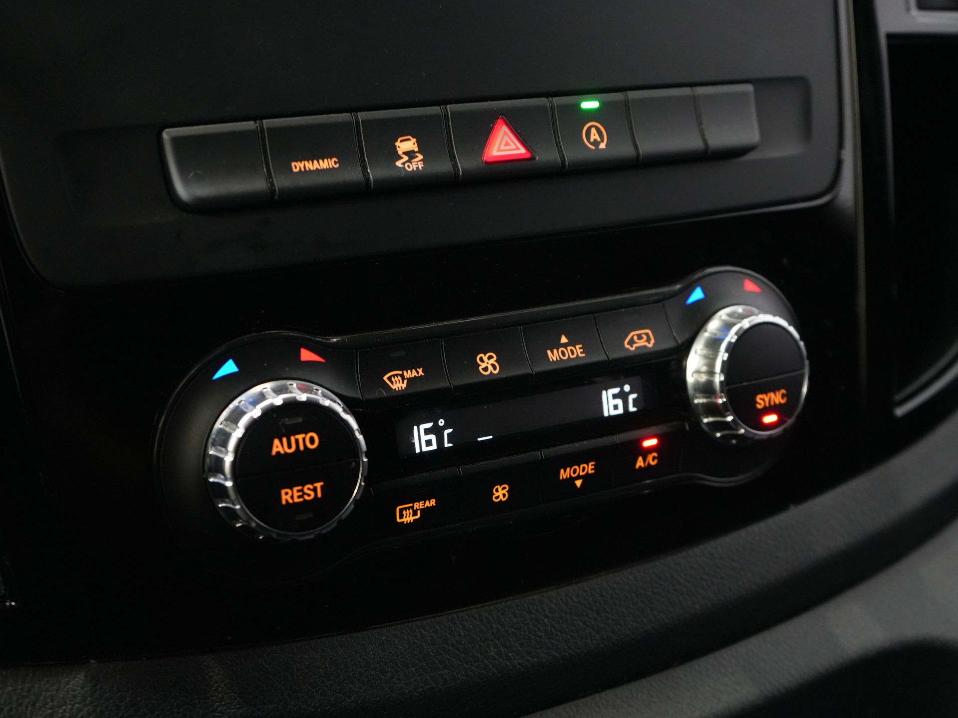 Mercedes-Benz Vito Bestelbus 114 CDI Aut. L3 XL DC Dubbele Cabine BPM VRIJ! LED/ Climate/ Navi/ Carplay/ Camera/ PDC/ Cruise 20