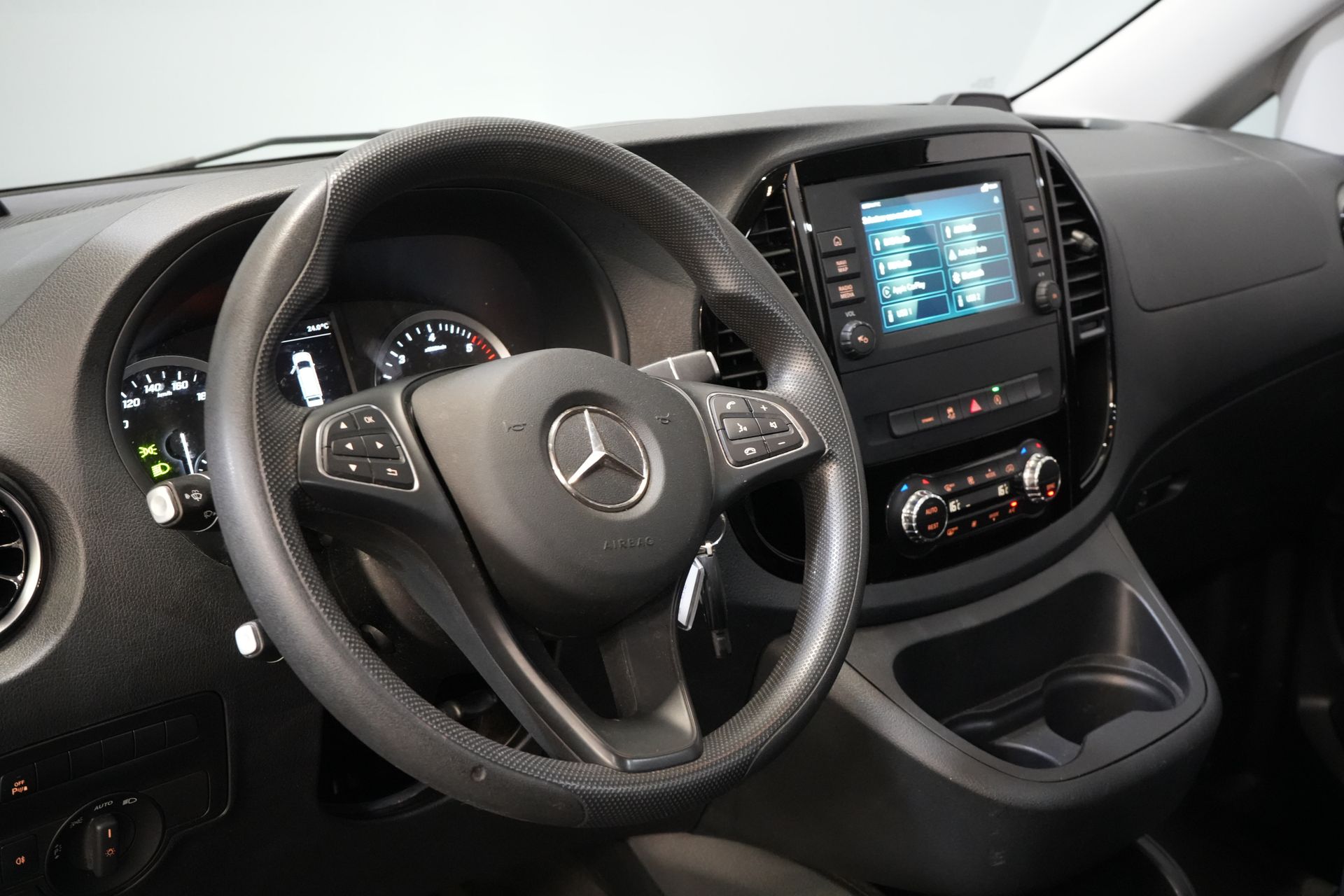 Mercedes-Benz Vito Bestelbus 114 CDI Aut. L3 XL DC Dubbele Cabine BPM VRIJ! LED/ Climate/ Navi/ Carplay/ Camera/ PDC/ Cruise 7