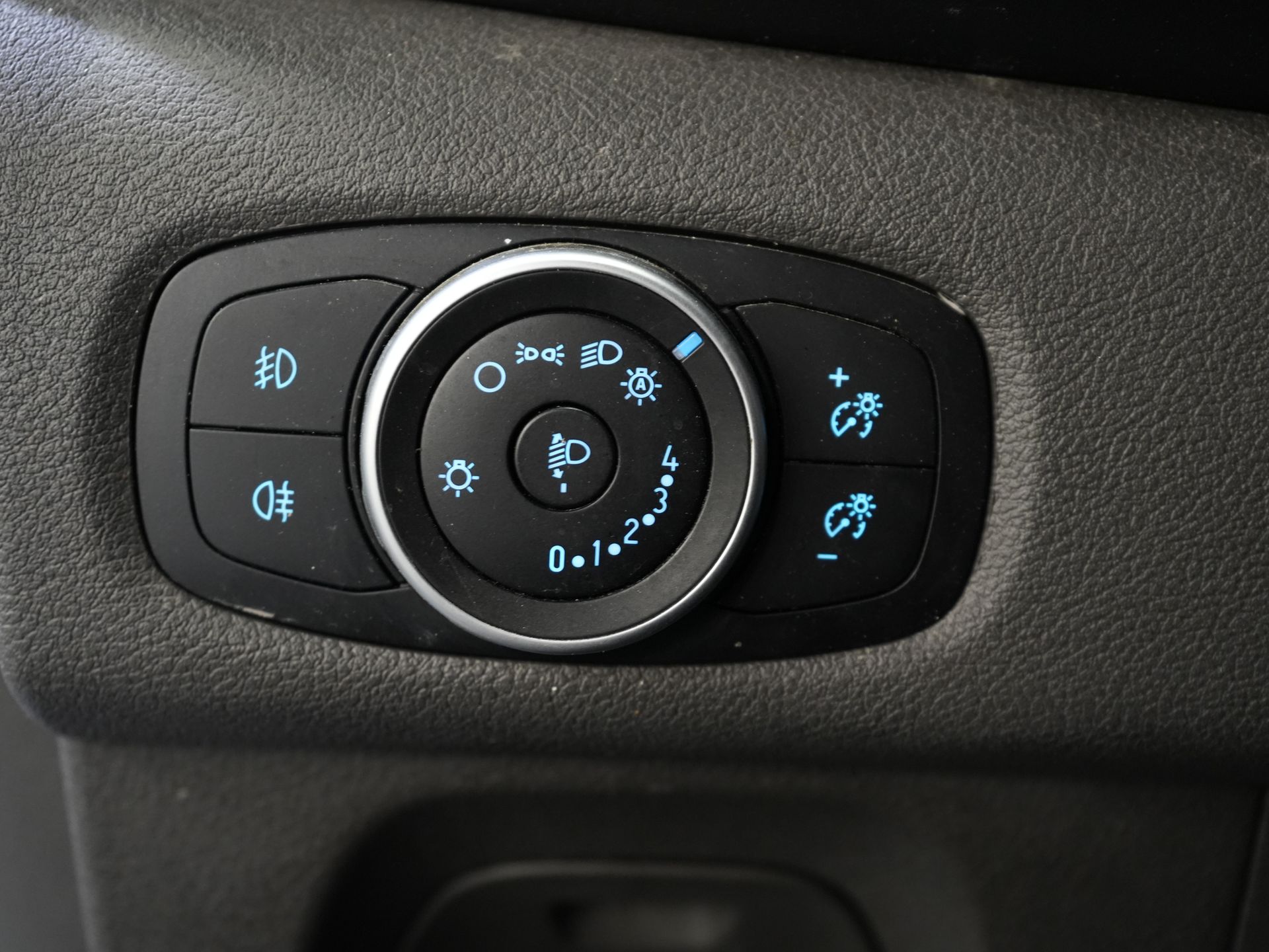 Ford Transit Custom Bestelbus 2.0 TDCI L2 Trend DC Dubbel Cabine BPM VRIJ! Stoelverw./ Carplay/ 2.7t Trekverm./ Navi/ PDC/ Cruise 15