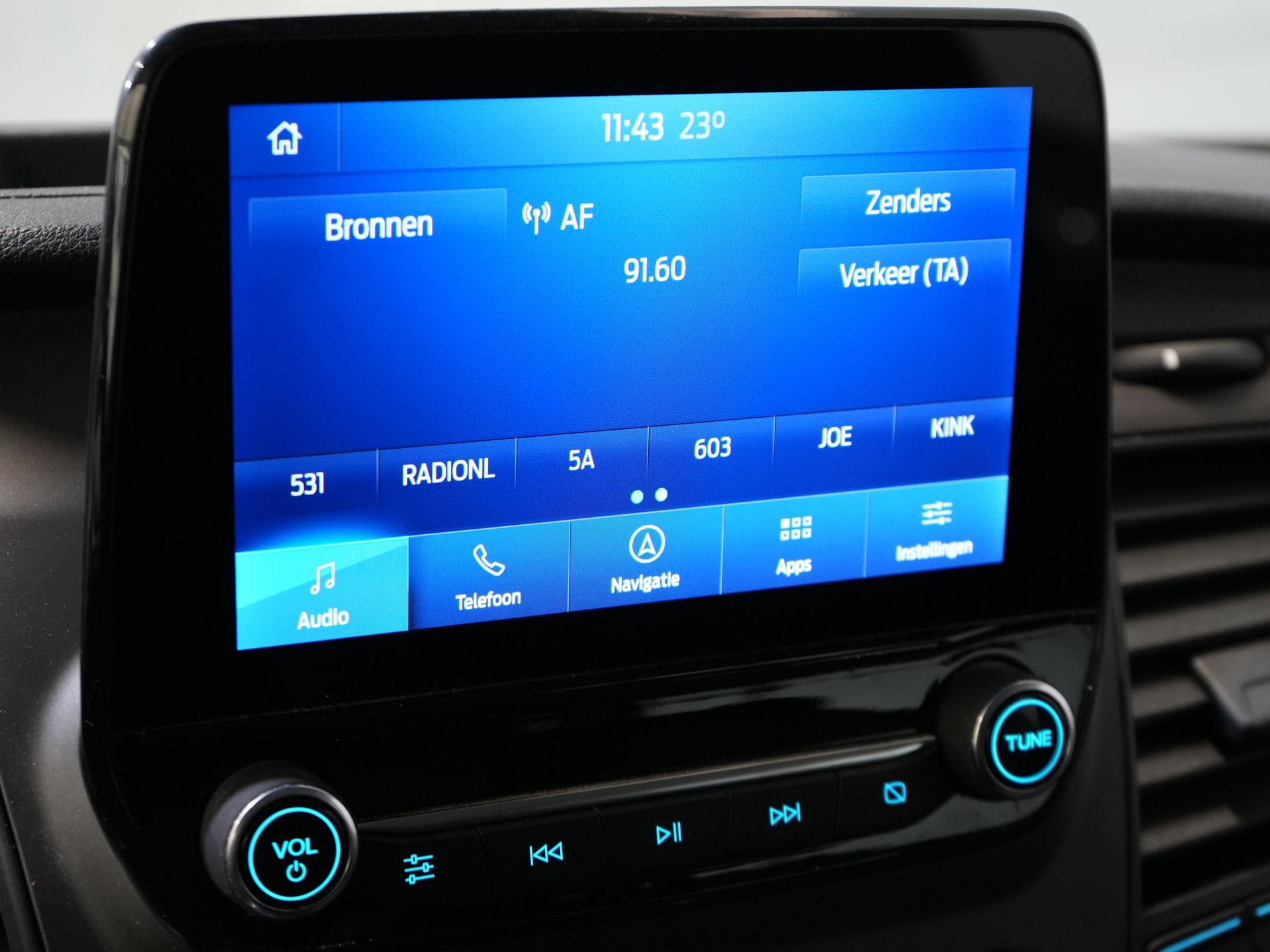 Ford Transit Custom Bestelbus 2.0 TDCI L2 Trend DC Dubbel Cabine BPM VRIJ! Stoelverw./ Carplay/ 2.7t Trekverm./ Navi/ PDC/ Cruise 19