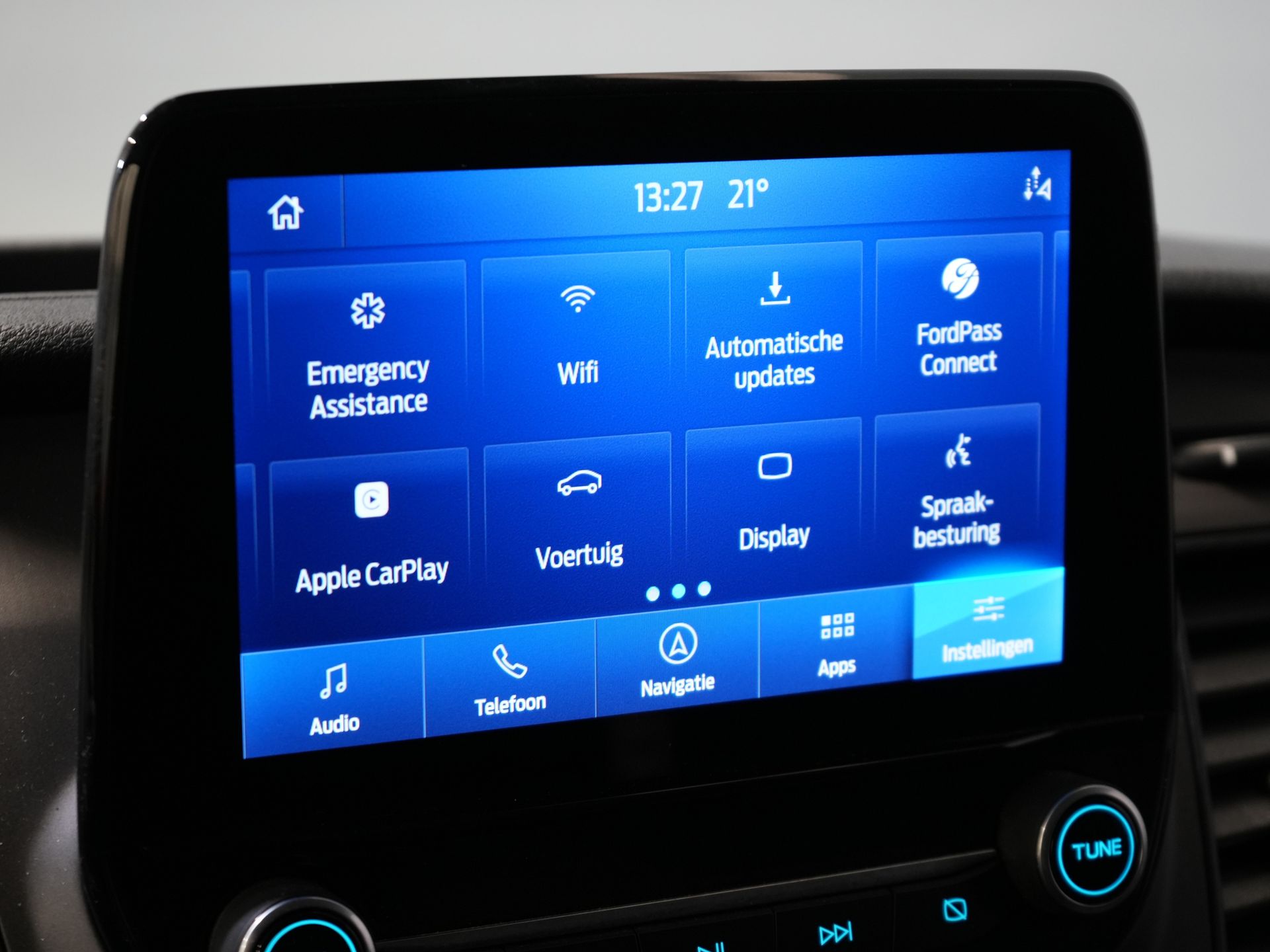 Ford Transit Custom Bestelbus 320 2.0 TDCI 130 pk L2 Trend BPM VRIJ! 2.8t Trekverm./ Stoelverw./ Carplay/ Camera/ PDC/ Cruise/ Trekhaak 23