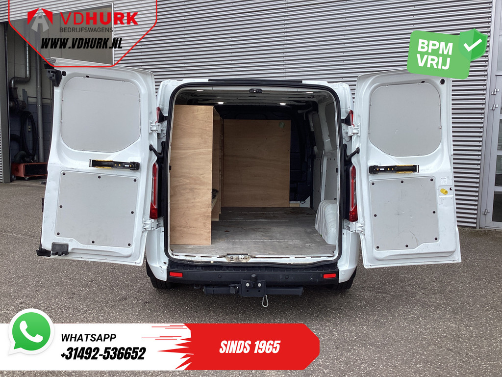 Ford Transit Custom Bestelbus 320 2.0 TDCI 130 pk L2 Trend BPM VRIJ! 2.8t Trekverm./ Stoelverw./ Carplay/ Camera/ PDC/ Cruise/ Trekhaak 4