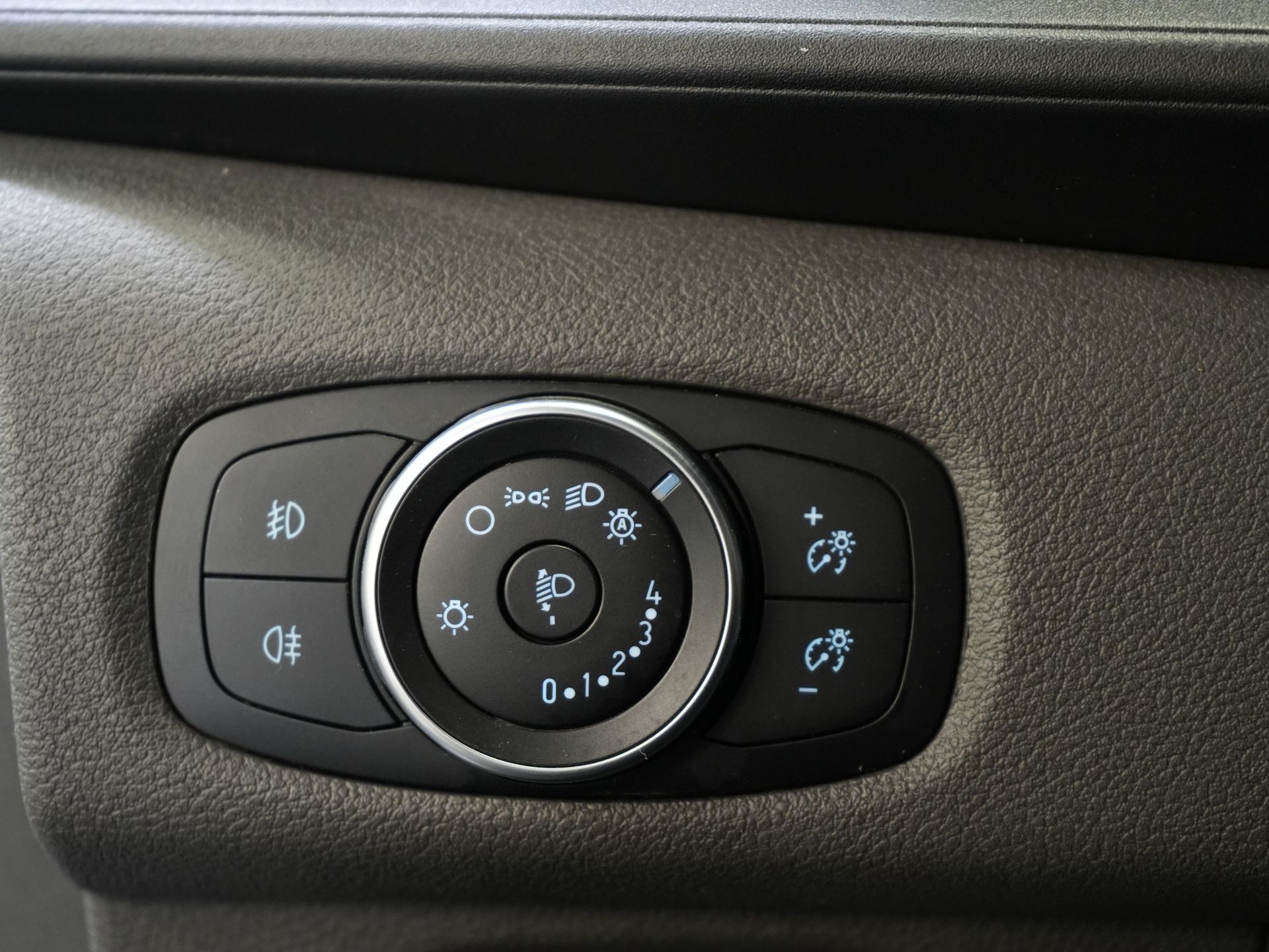 Ford Transit Custom Bestelbus 2.0 TDCI L2 Trend DC Dubbel Cabine BPM VRIJ! Stoelverw./ Carplay/ 2.7t Trekverm./ Navi/ PDC/ Cruise 15