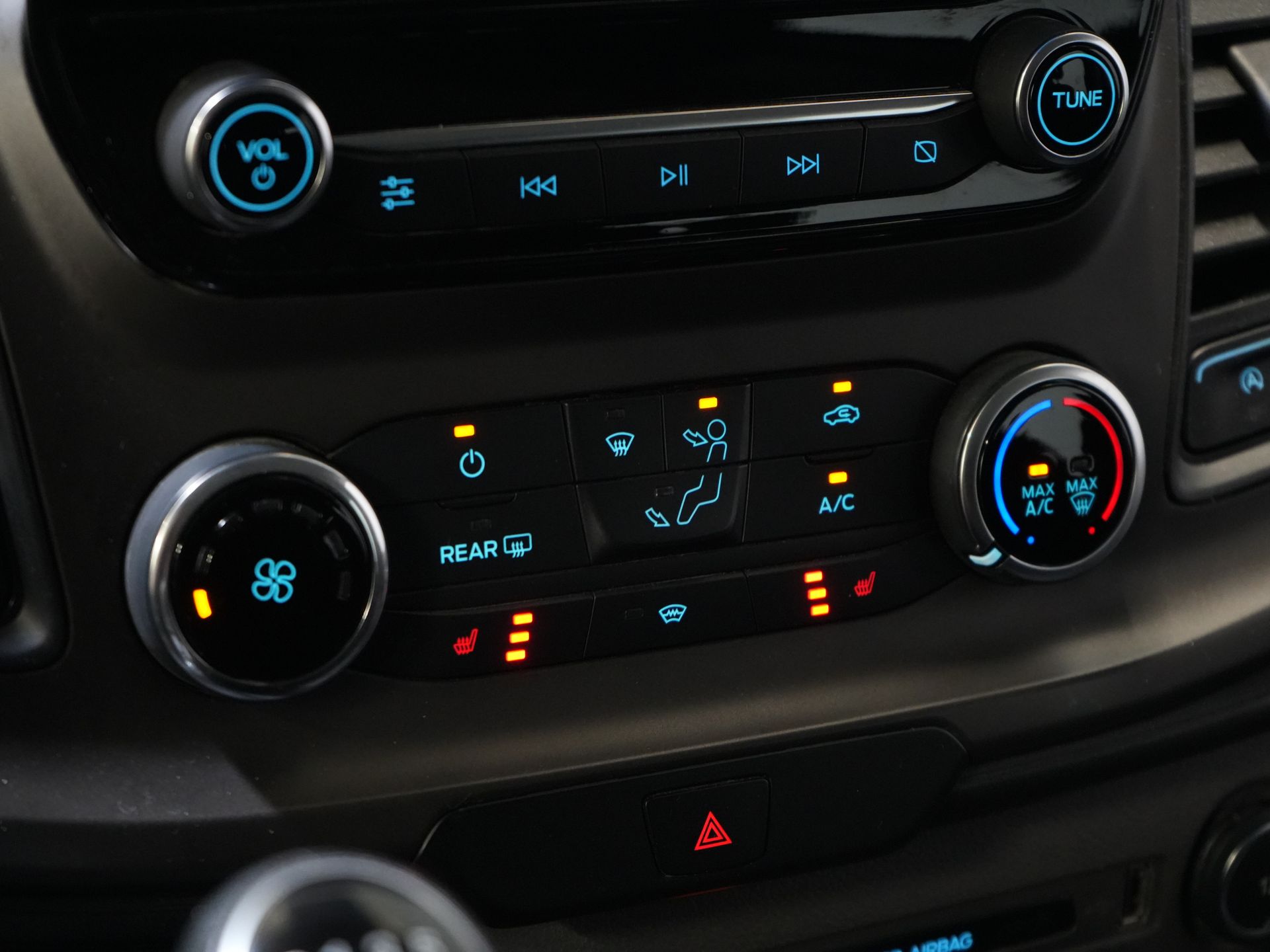 Ford Transit Custom Bestelbus 2.0 TDCI L2 Trend DC Dubbel Cabine BPM VRIJ! Stoelverw./ Carplay/ 2.7t Trekverm./ Navi/ PDC/ Cruise 17