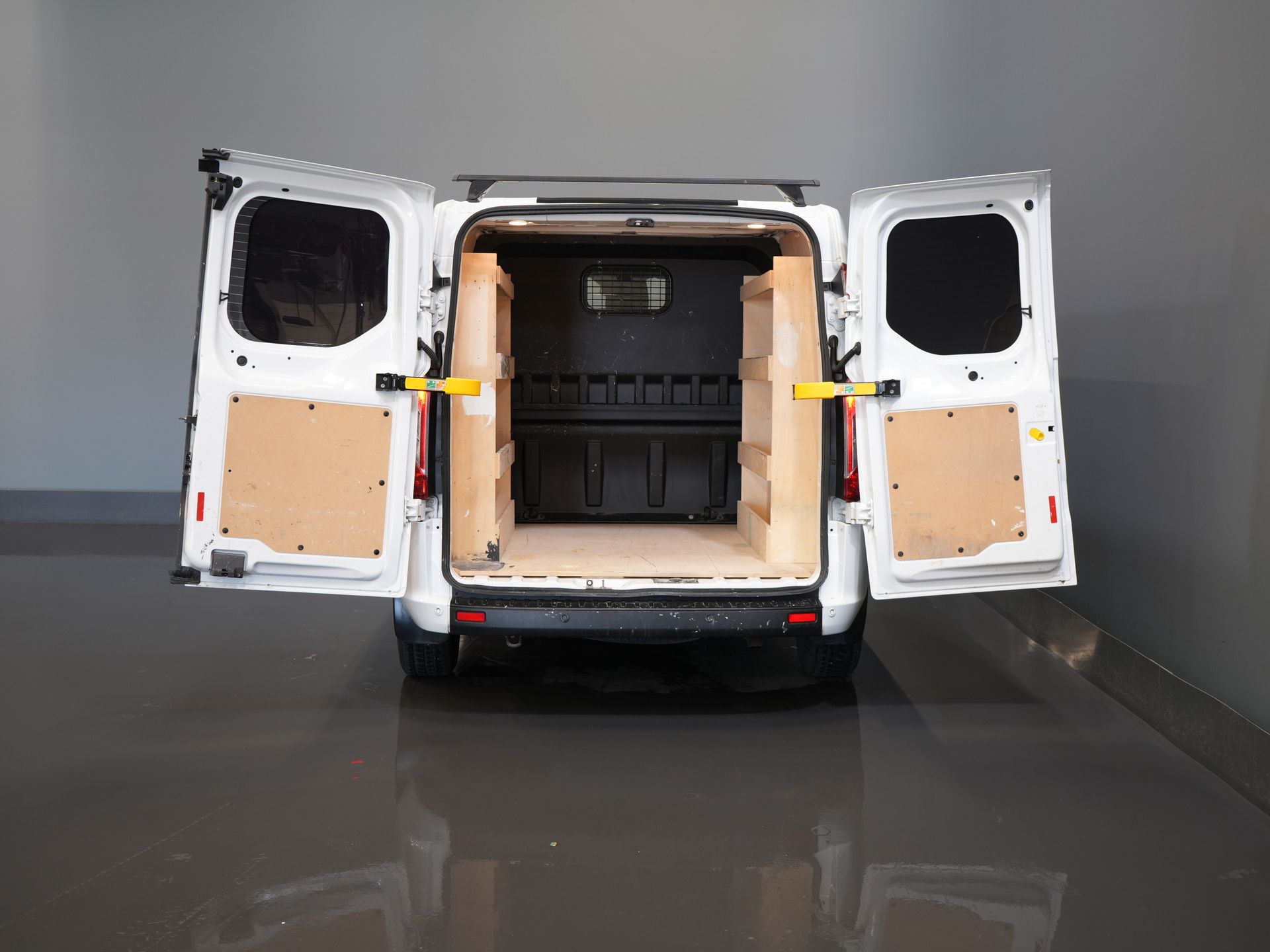 Ford Transit Custom Bestelbus 2.0 TDCI L2 Trend DC Dubbel Cabine BPM VRIJ! Stoelverw./ Carplay/ 2.7t Trekverm./ Navi/ PDC/ Cruise 4