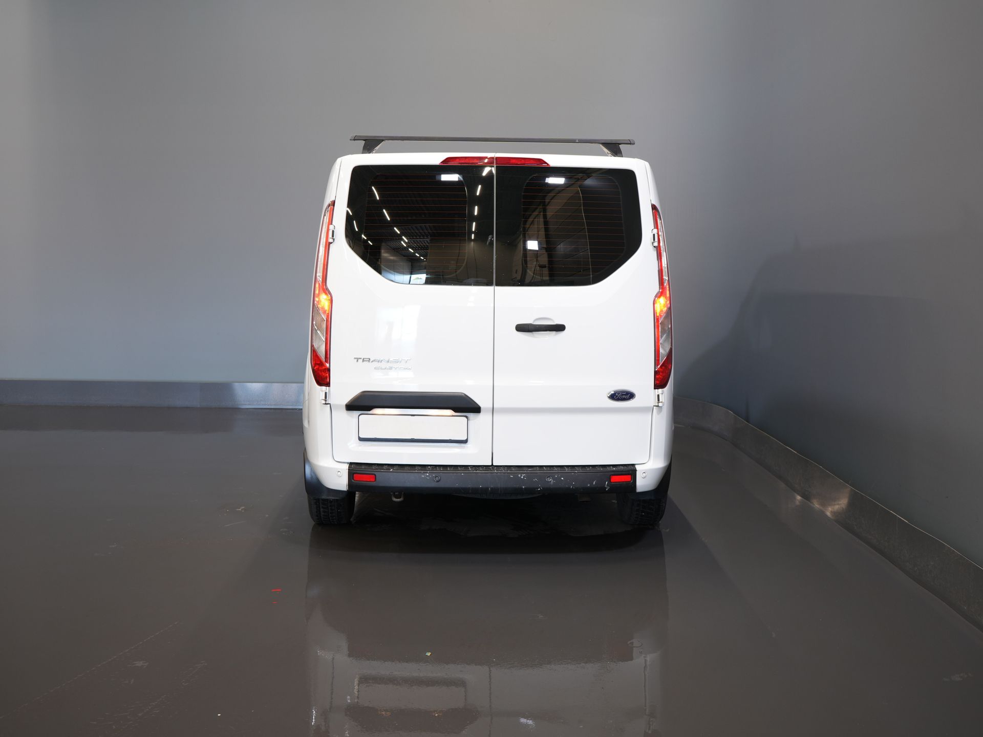 Ford Transit Custom Bestelbus 2.0 TDCI L2 Trend DC Dubbel Cabine BPM VRIJ! Stoelverw./ Carplay/ 2.7t Trekverm./ Navi/ PDC/ Cruise 5