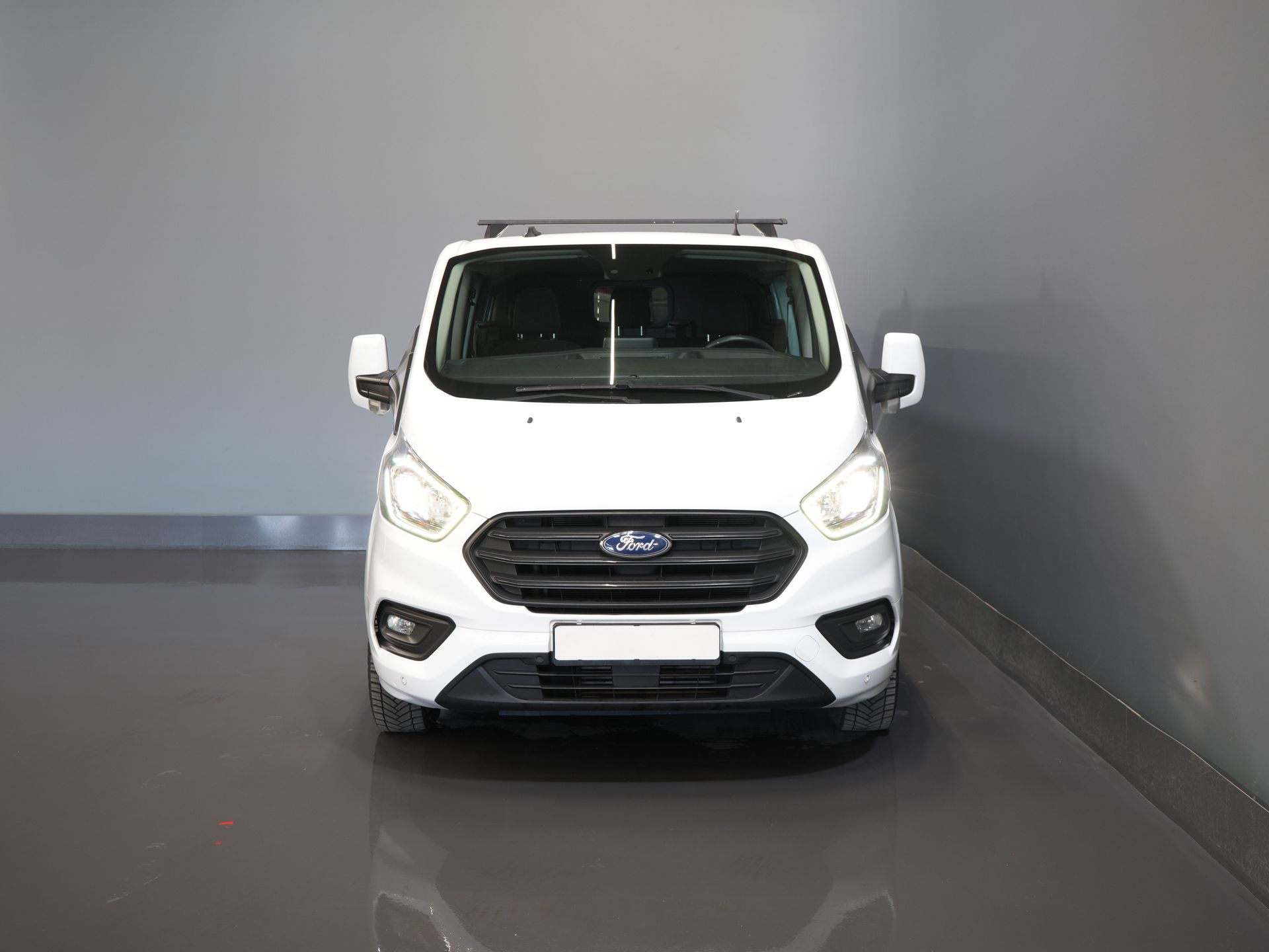 Ford Transit Custom Bestelbus 2.0 TDCI L2 Trend DC Dubbel Cabine BPM VRIJ! Stoelverw./ Carplay/ 2.7t Trekverm./ Navi/ PDC/ Cruise 6