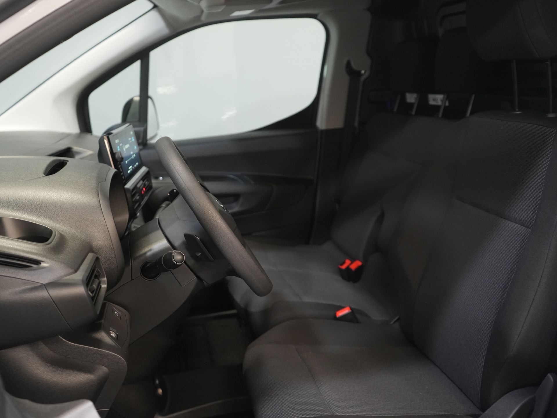 Fiat Doblò Bestelbus (ProAce City) 1.5 130 pk Aut. L2 BPM VRIJ! LED/ Virtual Cockpit/ 3 pers./ Carplay/ Camera/ Climate/ PDC/ Cruise 11