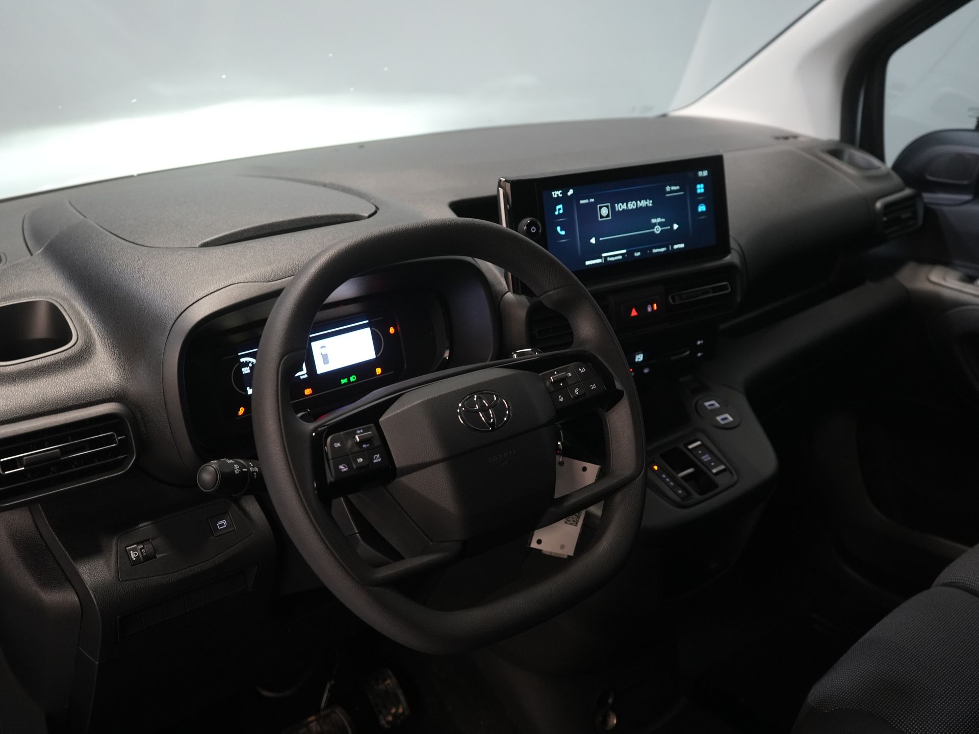 Fiat Doblò Bestelbus (ProAce City) 1.5 130 pk Aut. L2 BPM VRIJ! LED/ Virtual Cockpit/ 3 pers./ Carplay/ Camera/ Climate/ PDC/ Cruise 13