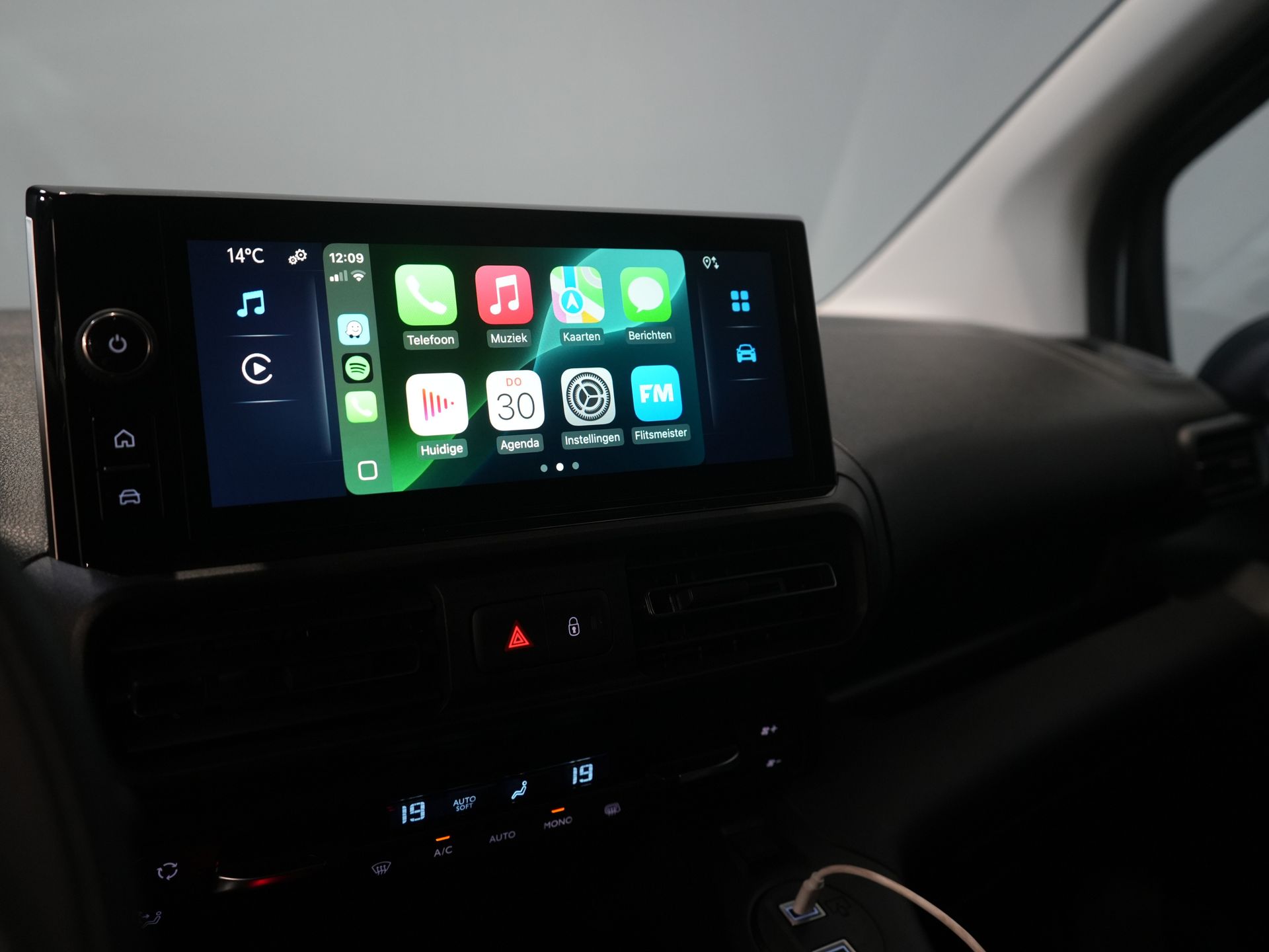 Fiat Doblò Bestelbus (ProAce City) 1.5 130 pk Aut. L2 BPM VRIJ! LED/ Virtual Cockpit/ 3 pers./ Carplay/ Camera/ Climate/ PDC/ Cruise 16