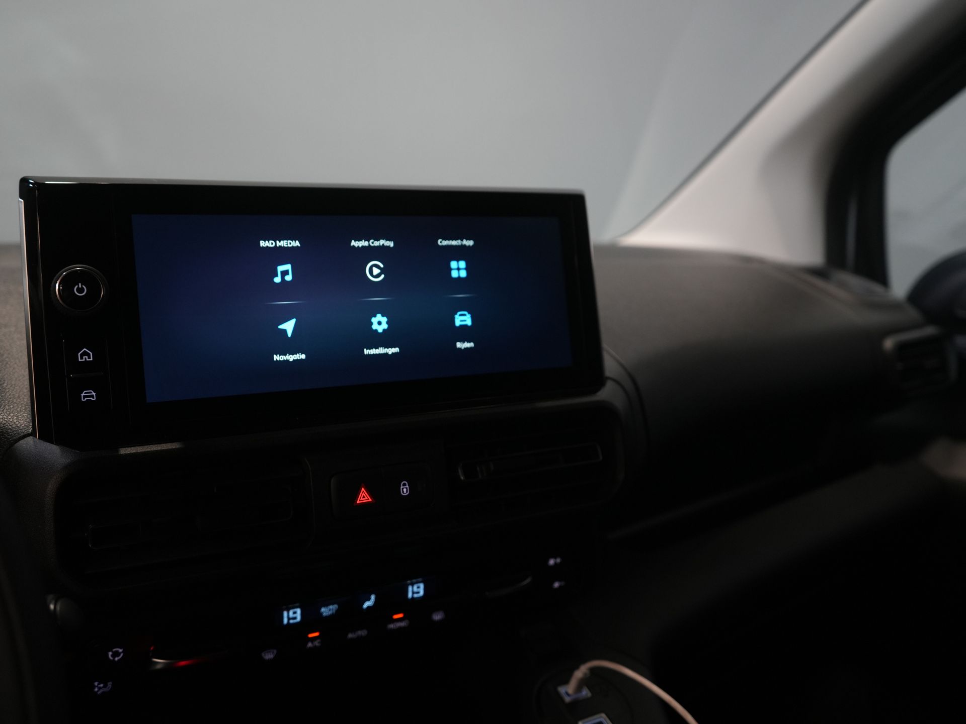 Fiat Doblò Bestelbus (ProAce City) 1.5 130 pk Aut. L2 BPM VRIJ! LED/ Virtual Cockpit/ 3 pers./ Carplay/ Camera/ Climate/ PDC/ Cruise 17