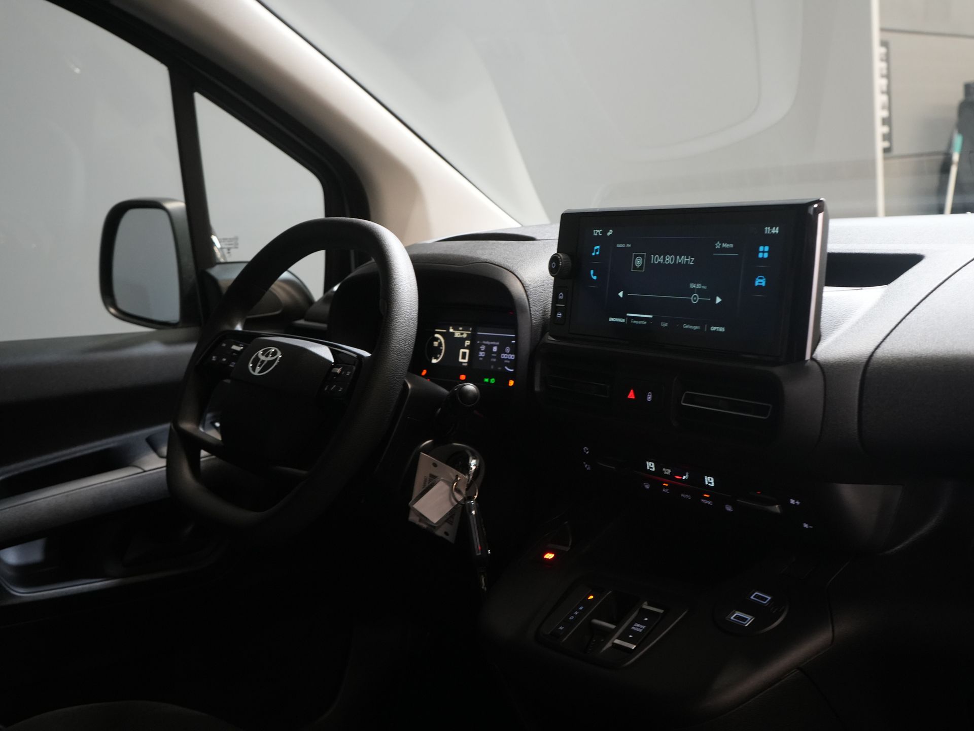Fiat Doblò Bestelbus (ProAce City) 1.5 130 pk Aut. L2 BPM VRIJ! LED/ Virtual Cockpit/ 3 pers./ Carplay/ Camera/ Climate/ PDC/ Cruise 2