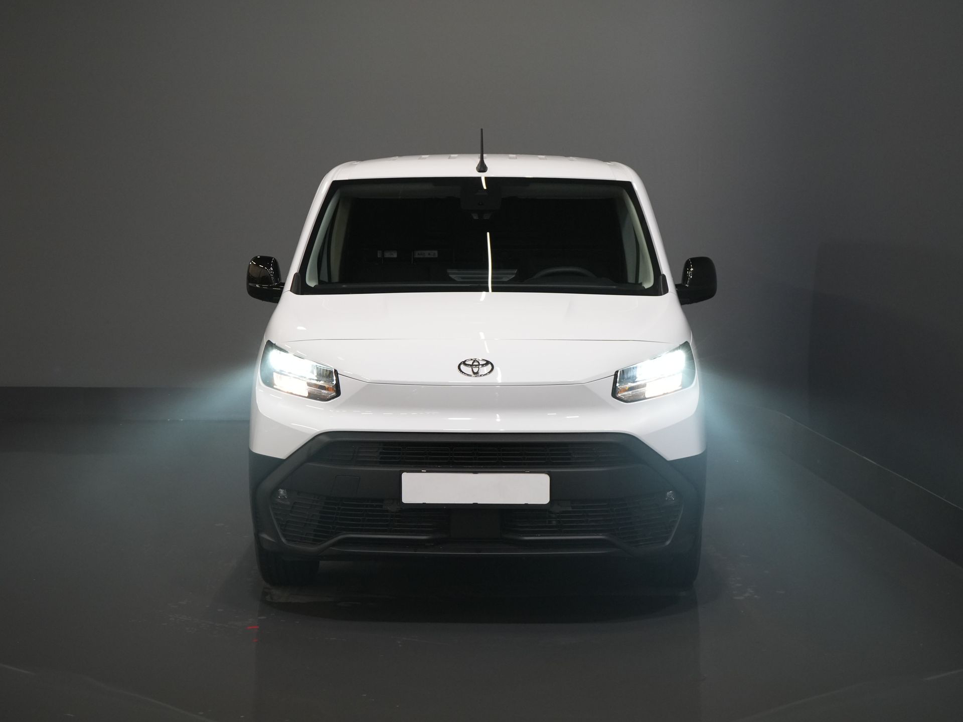 Fiat Doblò Bestelbus (ProAce City) 1.5 130 pk Aut. L2 BPM VRIJ! LED/ Virtual Cockpit/ 3 pers./ Carplay/ Camera/ Climate/ PDC/ Cruise 6