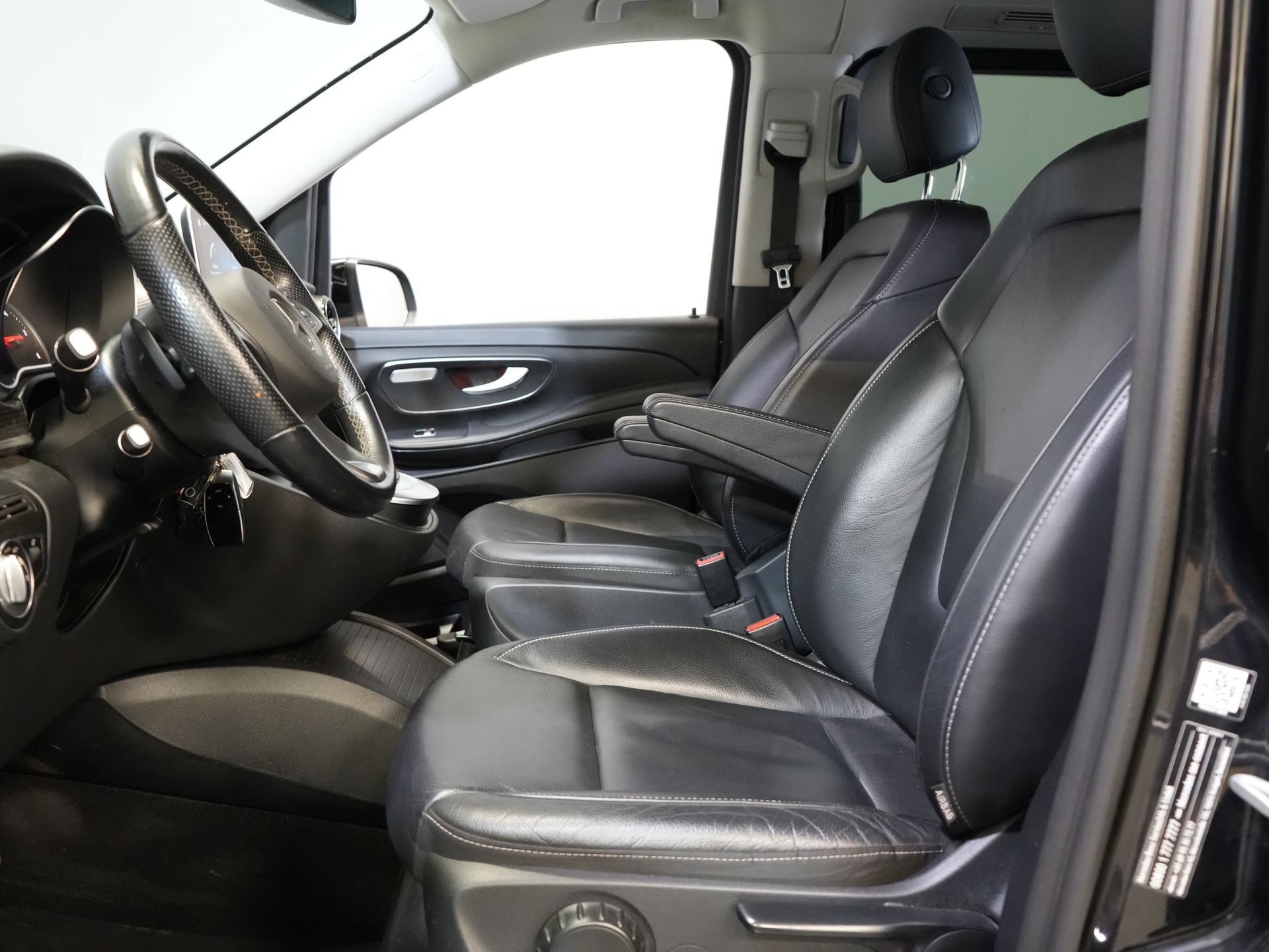Mercedes-Benz V-Klasse Bestelbus 300d Aut. XL L3 Avantgarde Edition BPM VRIJ! 2xElek.Schuifdeur/ Leder/ LED/ Standkachel/ Carplay/ Afn.Trekhaak/ Stoelverw./ Alar 11