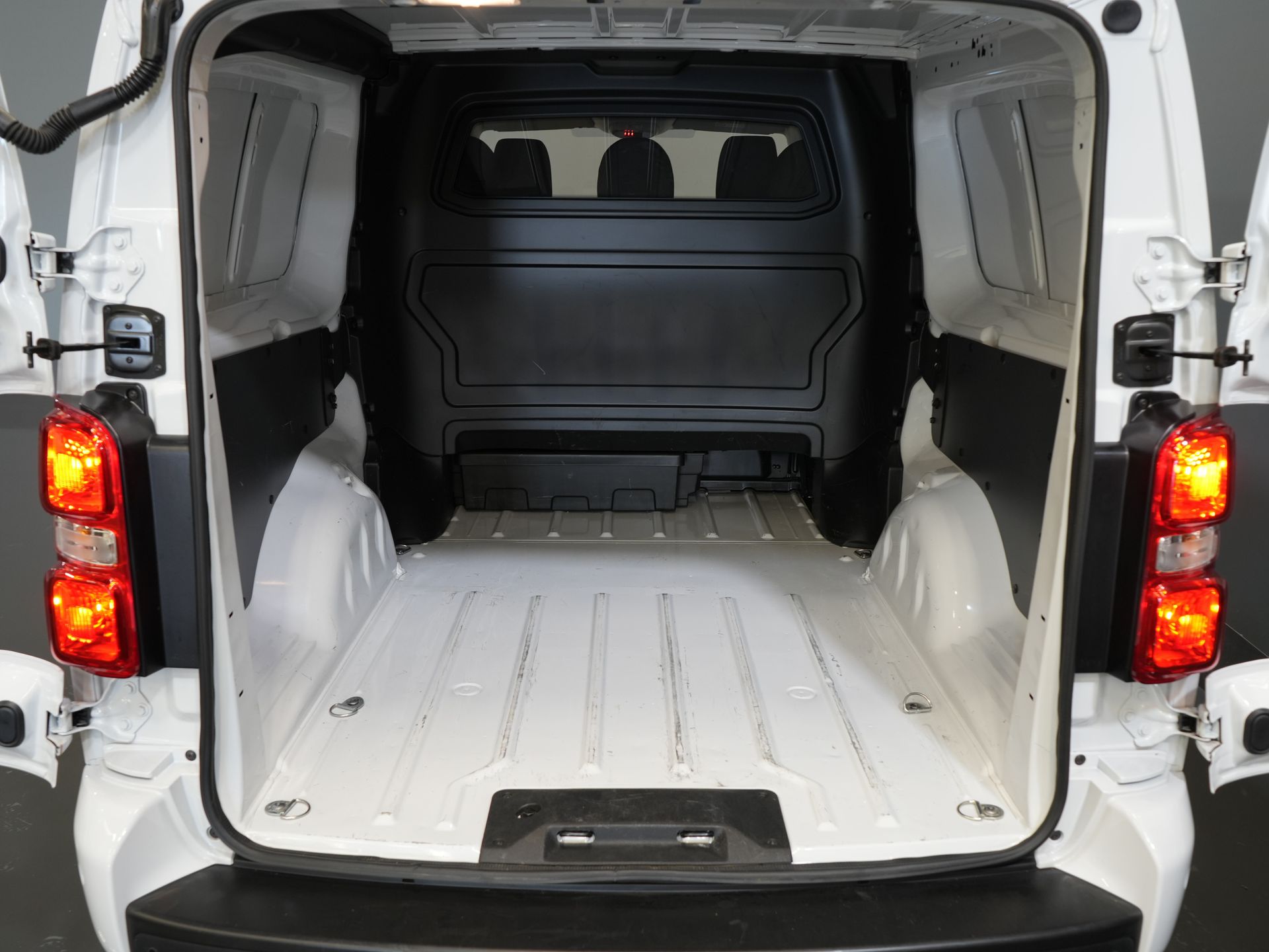 Fiat Scudo Bestelbus 2.0 MJ 180 pk Aut. DC Dubbel Cabine BPM VRIJ! Adapt.Cruise/ Xenon/ Climate/ Keyless/ Carplay/ NL Auto/ PDC 14