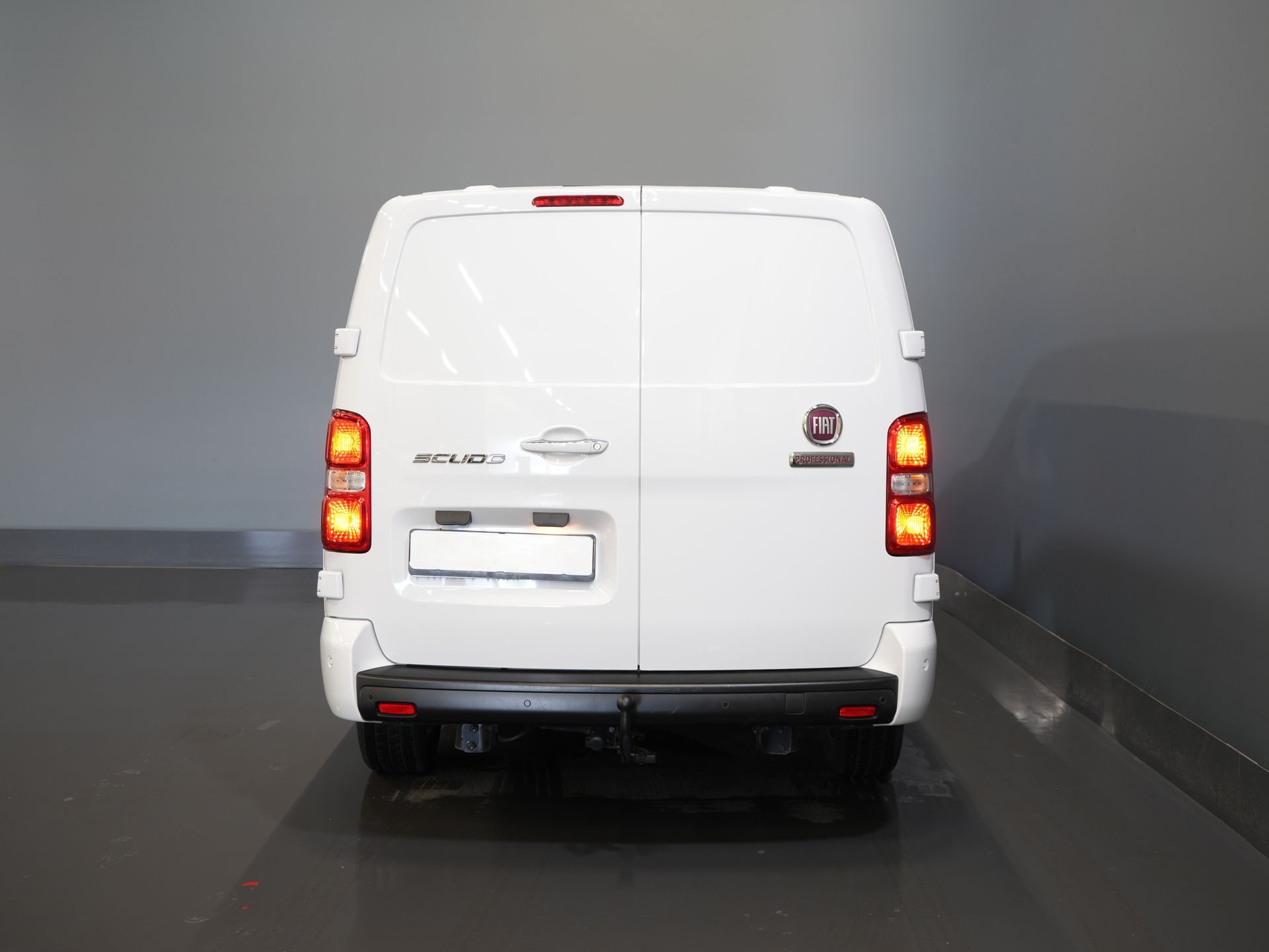 Fiat Scudo Bestelbus 2.0 MJ 180 pk Aut. DC Dubbel Cabine BPM VRIJ! Adapt.Cruise/ Xenon/ Climate/ Keyless/ Carplay/ NL Auto/ PDC 5