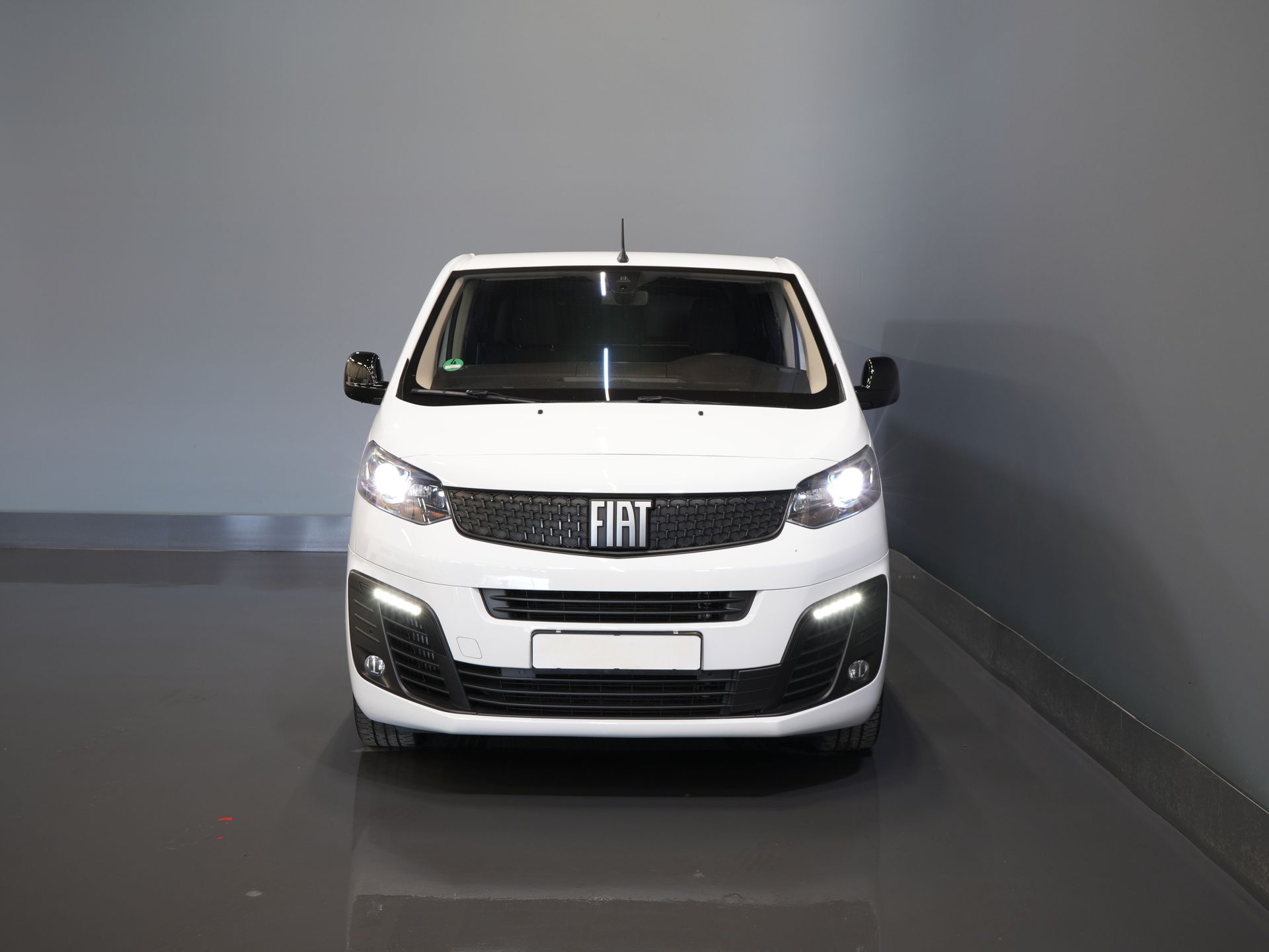 Fiat Scudo Bestelbus 2.0 MJ 180 pk Aut. DC Dubbel Cabine BPM VRIJ! Adapt.Cruise/ Xenon/ Climate/ Keyless/ Carplay/ NL Auto/ PDC 6