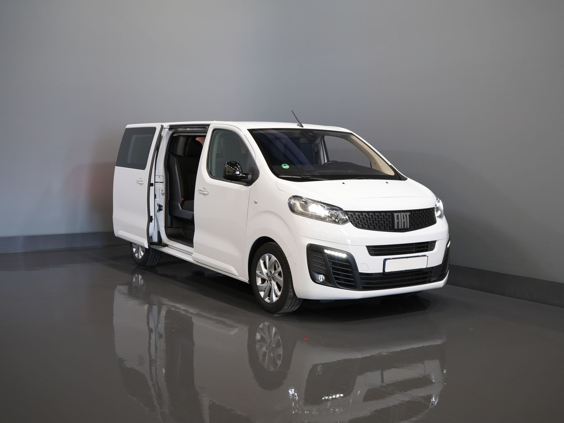 Fiat Scudo Bestelbus 2.0 MJ 180 pk Aut. DC Dubbel Cabine BPM VRIJ! Adapt.Cruise/ Xenon/ Climate/ Keyless/ Carplay/ NL Auto/ PDC 8