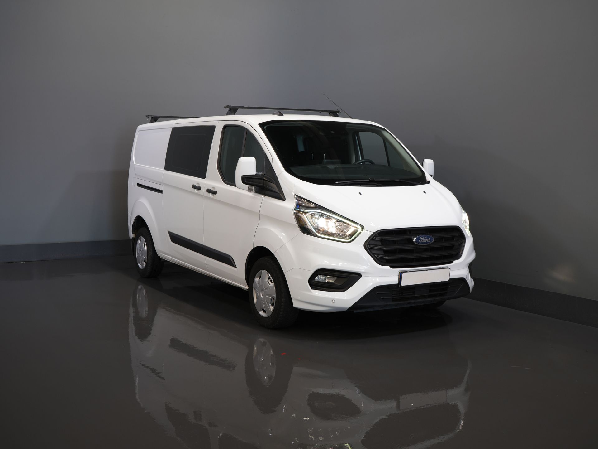 Ford Transit Custom Bestelbus 2.0 TDCI L2 Trend DC Dubbel Cabine BPM VRIJ! Stoelverw./ Carplay/ 2.7t Trekverm./ Navi/ PDC/ Cruise 0