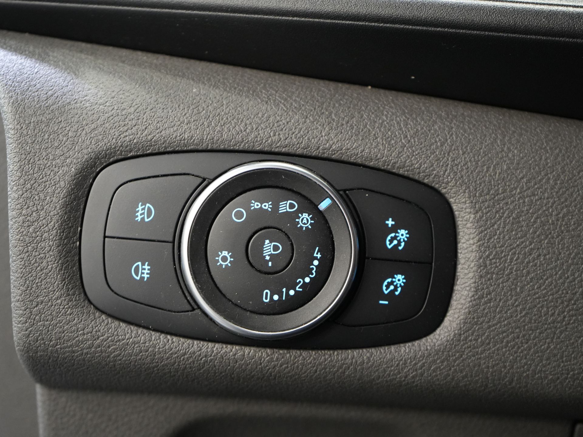 Ford Transit Custom Bestelbus 2.0 TDCI L2 Trend DC Dubbel Cabine BPM VRIJ! Stoelverw./ Carplay/ 2.7t Trekverm./ Navi/ PDC/ Cruise 15