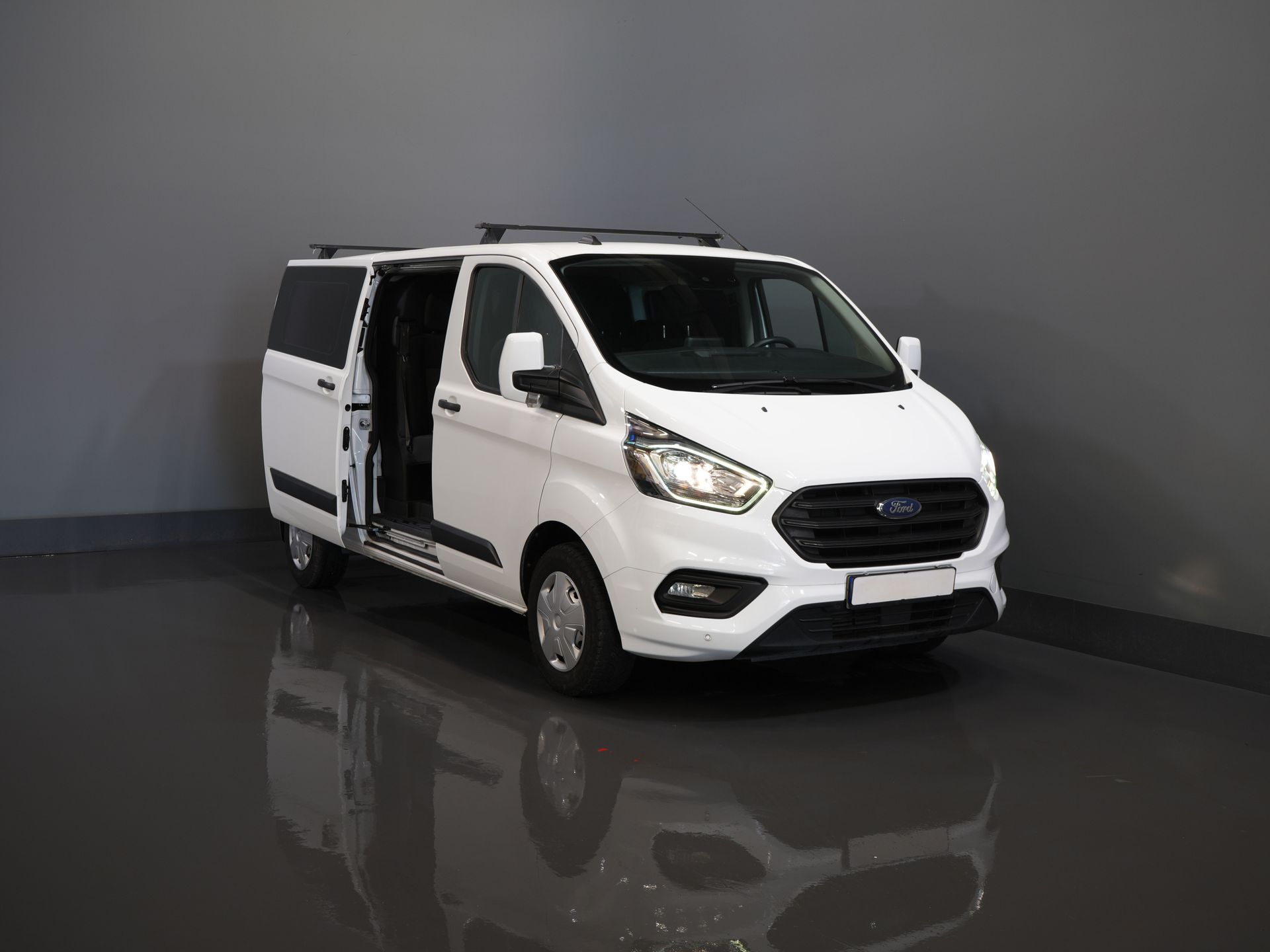 Ford Transit Custom Bestelbus 2.0 TDCI L2 Trend DC Dubbel Cabine BPM VRIJ! Stoelverw./ Carplay/ 2.7t Trekverm./ Navi/ PDC/ Cruise 8