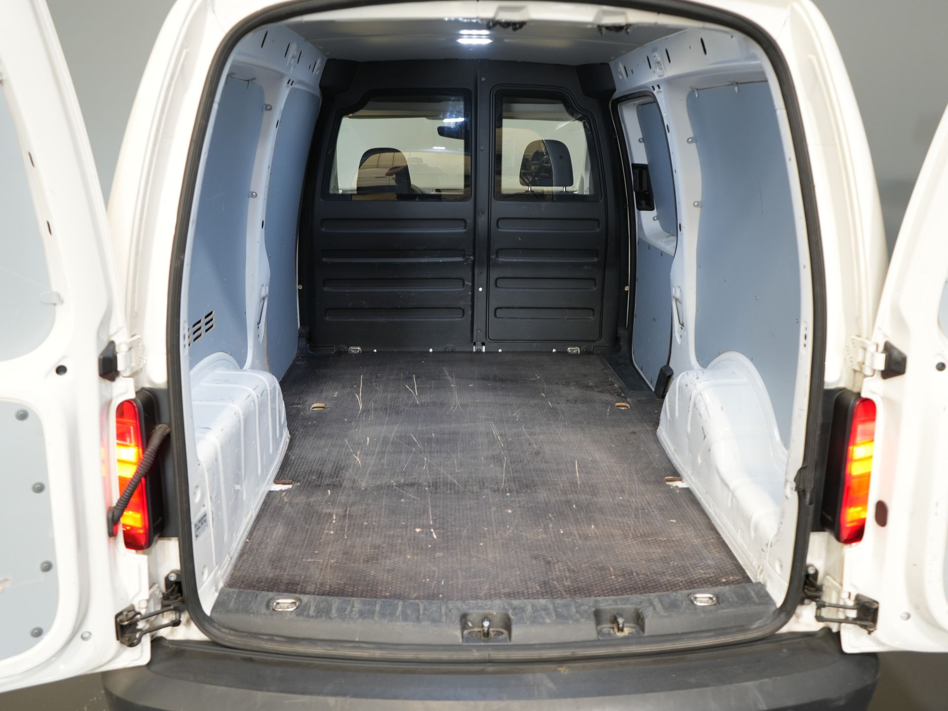 Volkswagen Caddy Bestelbus 2.0 TDI 100 pk DSG Aut. L2 Maxi BPM VRIJ! Imperiaal/ Sidebars/ Verw.voorruit/ Carplay/ Cruise/ Airco 14