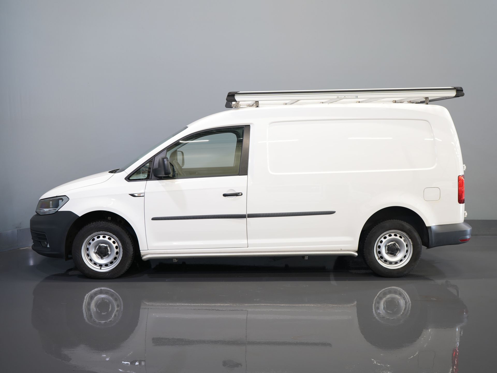 Volkswagen Caddy Bestelbus 2.0 TDI 100 pk DSG Aut. L2 Maxi BPM VRIJ! Imperiaal/ Sidebars/ Verw.voorruit/ Carplay/ Cruise/ Airco 9