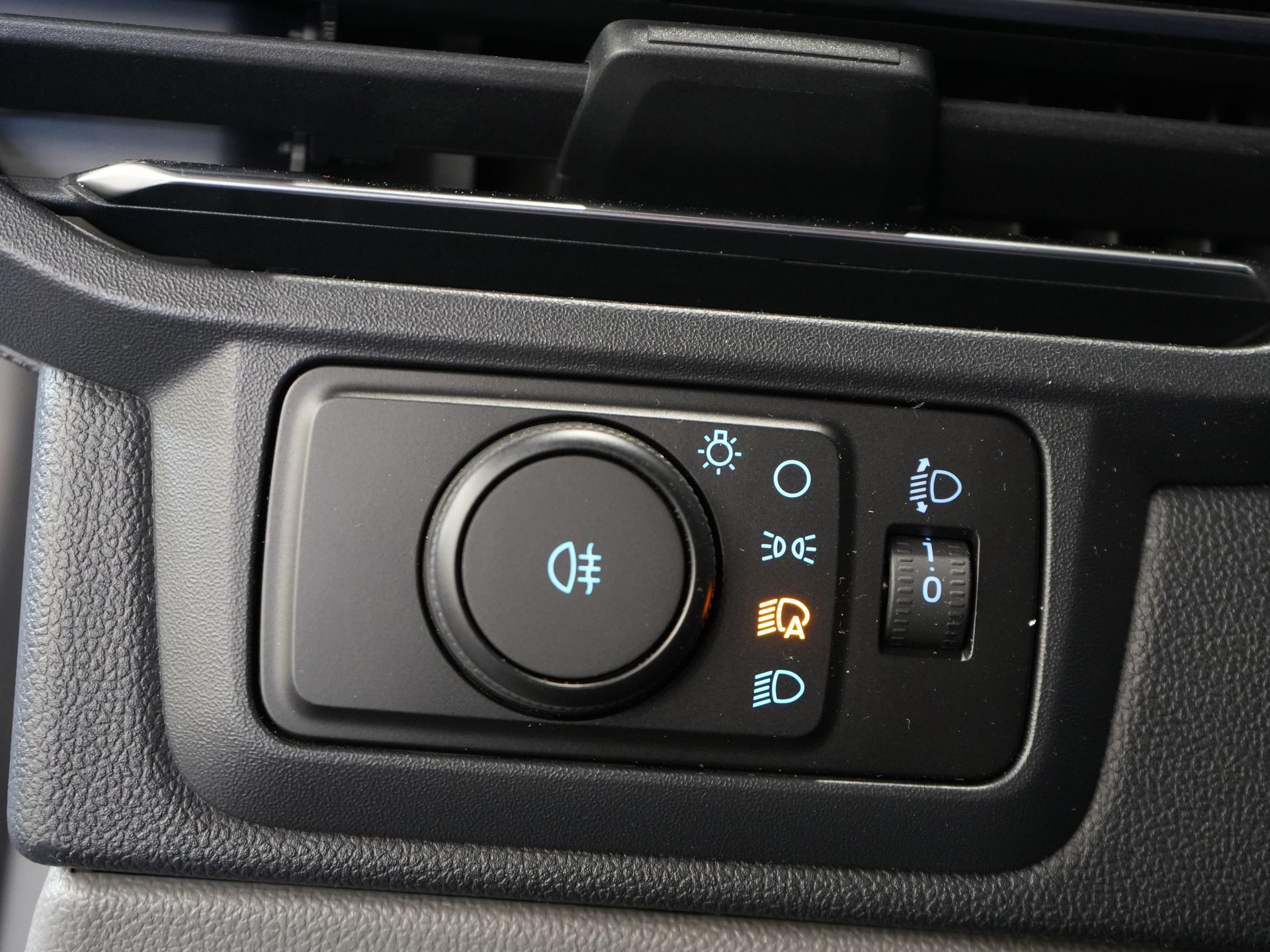Ford Transit Custom Bestelbus 2.0 TDCI 150 pk L2 Limited BPM VRIJ! (DEMO) Garantie tot 9-29'/ LED/ 2x Schuifdeur/ Stoelverw./ Carplay/ Camera/ PDC/ LMV/ Cruis 16