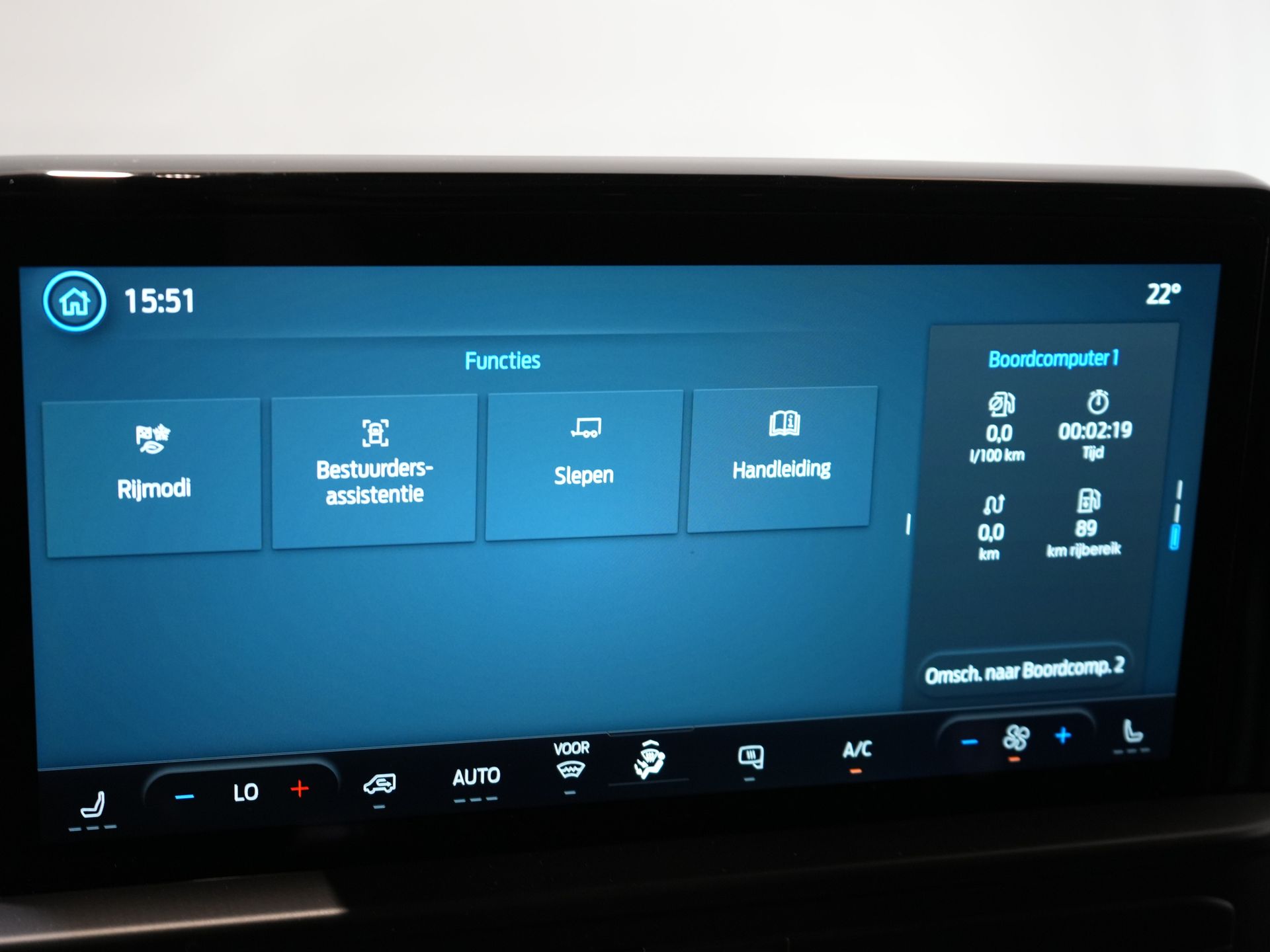 Ford Transit Custom Bestelbus 2.0 TDCI 150 pk L2 Limited BPM VRIJ! (DEMO) Garantie tot 9-29'/ LED/ 2x Schuifdeur/ Stoelverw./ Carplay/ Camera/ PDC/ LMV/ Cruis 22