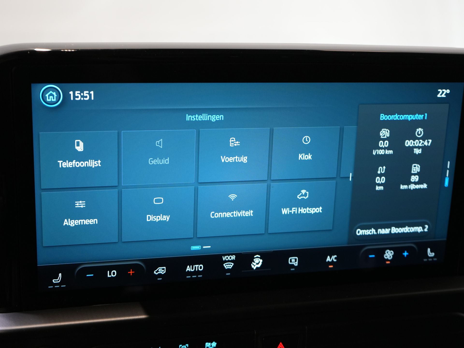 Ford Transit Custom Bestelbus 2.0 TDCI 150 pk L2 Limited BPM VRIJ! (DEMO) Garantie tot 9-29'/ LED/ 2x Schuifdeur/ Stoelverw./ Carplay/ Camera/ PDC/ LMV/ Cruis 23