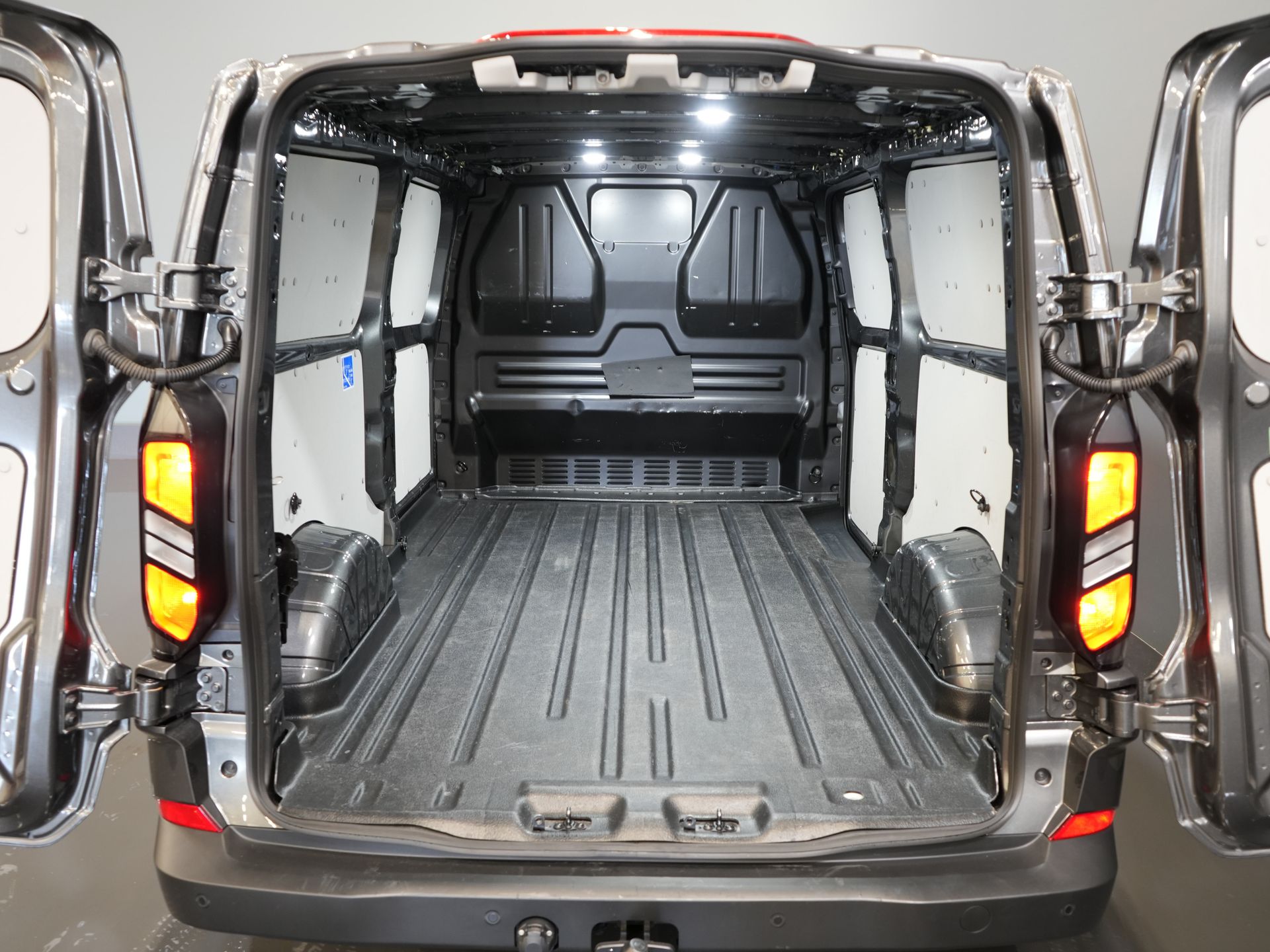 Ford Transit Custom Bestelbus 320 2.0 TDCI 136 pk Aut. L2 Trend BPM VRIJ! Garantie 3-28'/ LED/ Adapt.Cruise/ 2.7t Trekverm./ Carplay/ Camera/ Trekhaak 14