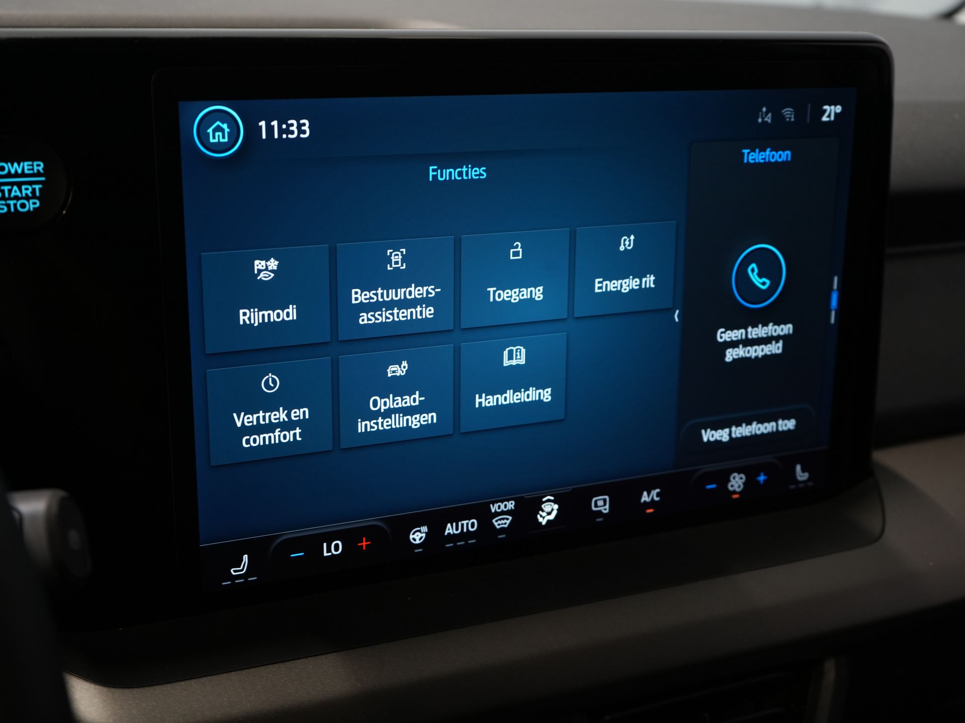 Ford E-Transit Courier Bestelbus 44 kWh 293km WLTP/ Snellader/ Stoelverw./ Stuurverw./ Carplay/ Camera/ PDC/ Climate 23