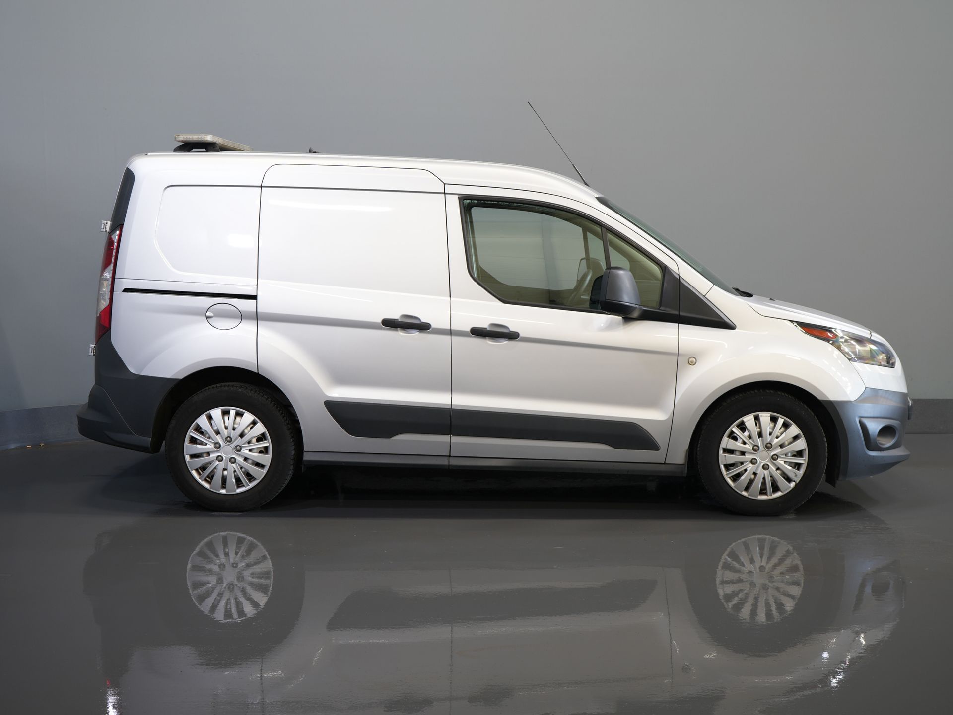 Ford Transit Connect Bestelbus 1.5 TDCI 75 pk BPM VRIJ! EURO 6/ NL Auto/ Airco/ Trekhaak 10