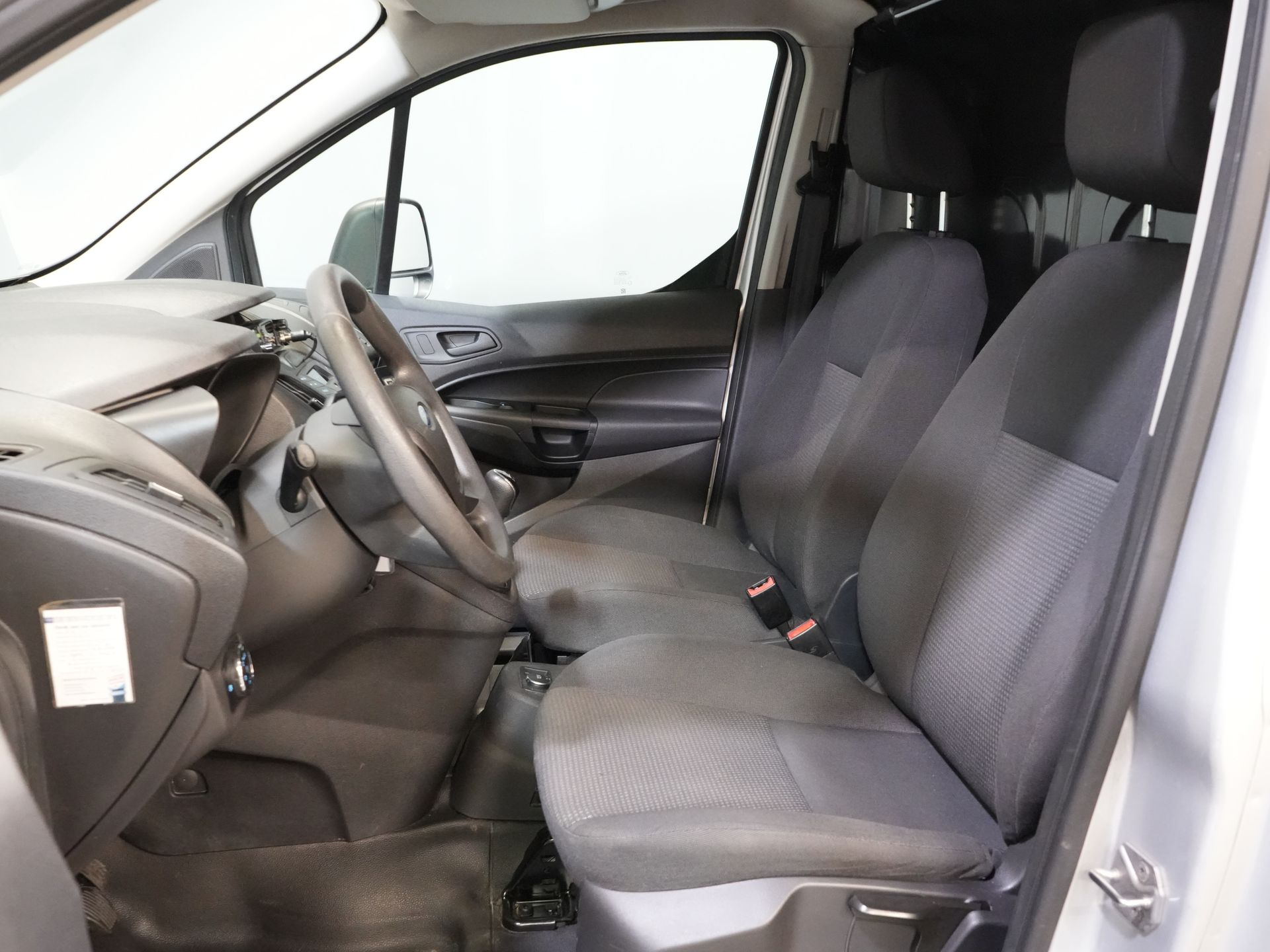 Ford Transit Connect Bestelbus 1.5 TDCI 75 pk BPM VRIJ! EURO 6/ NL Auto/ Airco/ Trekhaak 11