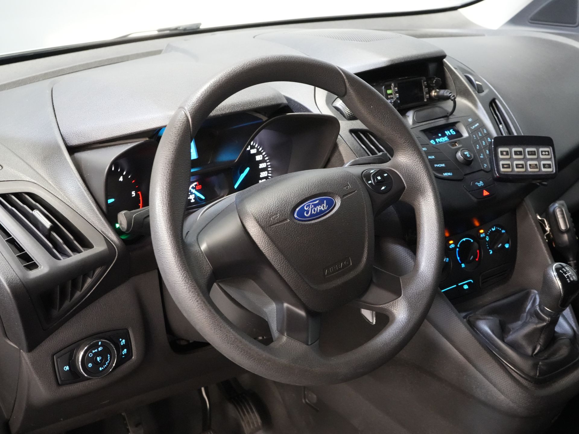 Ford Transit Connect Bestelbus 1.5 TDCI 75 pk BPM VRIJ! EURO 6/ NL Auto/ Airco/ Trekhaak 13