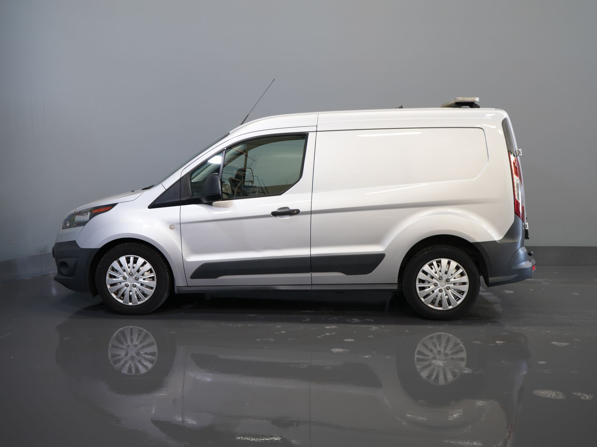 Ford Transit Connect Bestelbus 1.5 TDCI 75 pk BPM VRIJ! EURO 6/ NL Auto/ Airco/ Trekhaak 9