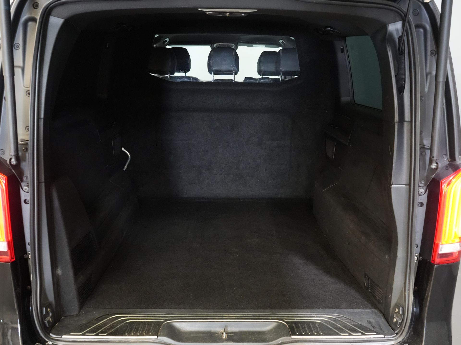 Mercedes-Benz V-Klasse Bestelbus 250d XL L3 Avantgarde DC Dubbel Cabine BPM VRIJ! LED/ Leder/ Climate/ 2xSchuifdeur/ Standkachel/ Stoelverw/ Navi/ Elek.Klep/ Cam 14