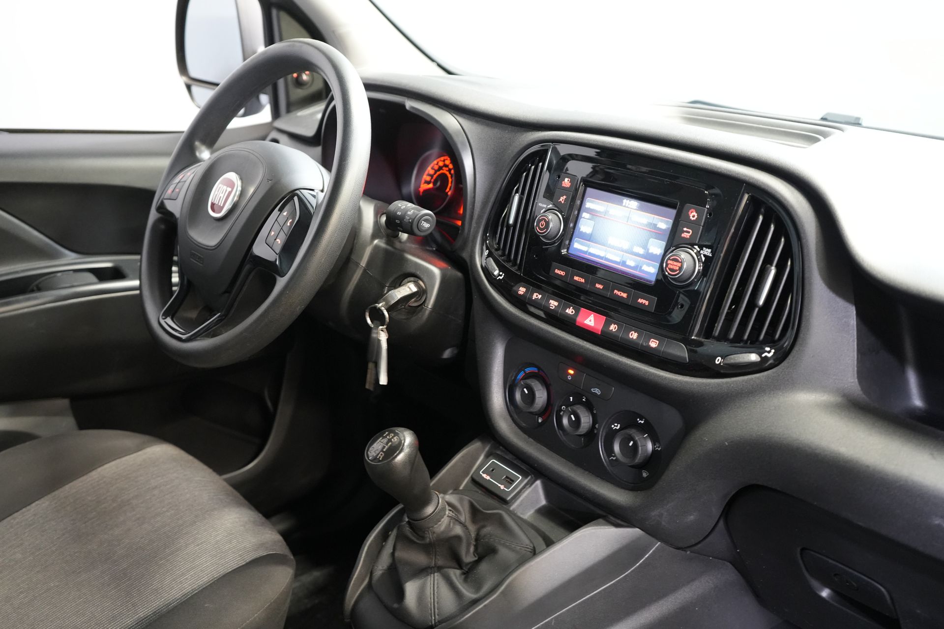Fiat Dobló Cargo Bestelbus 1.3 MJ 95 pk BPM VRIJ! NL Auto/ Navi/ Airco/ Cruise/ PDC 5