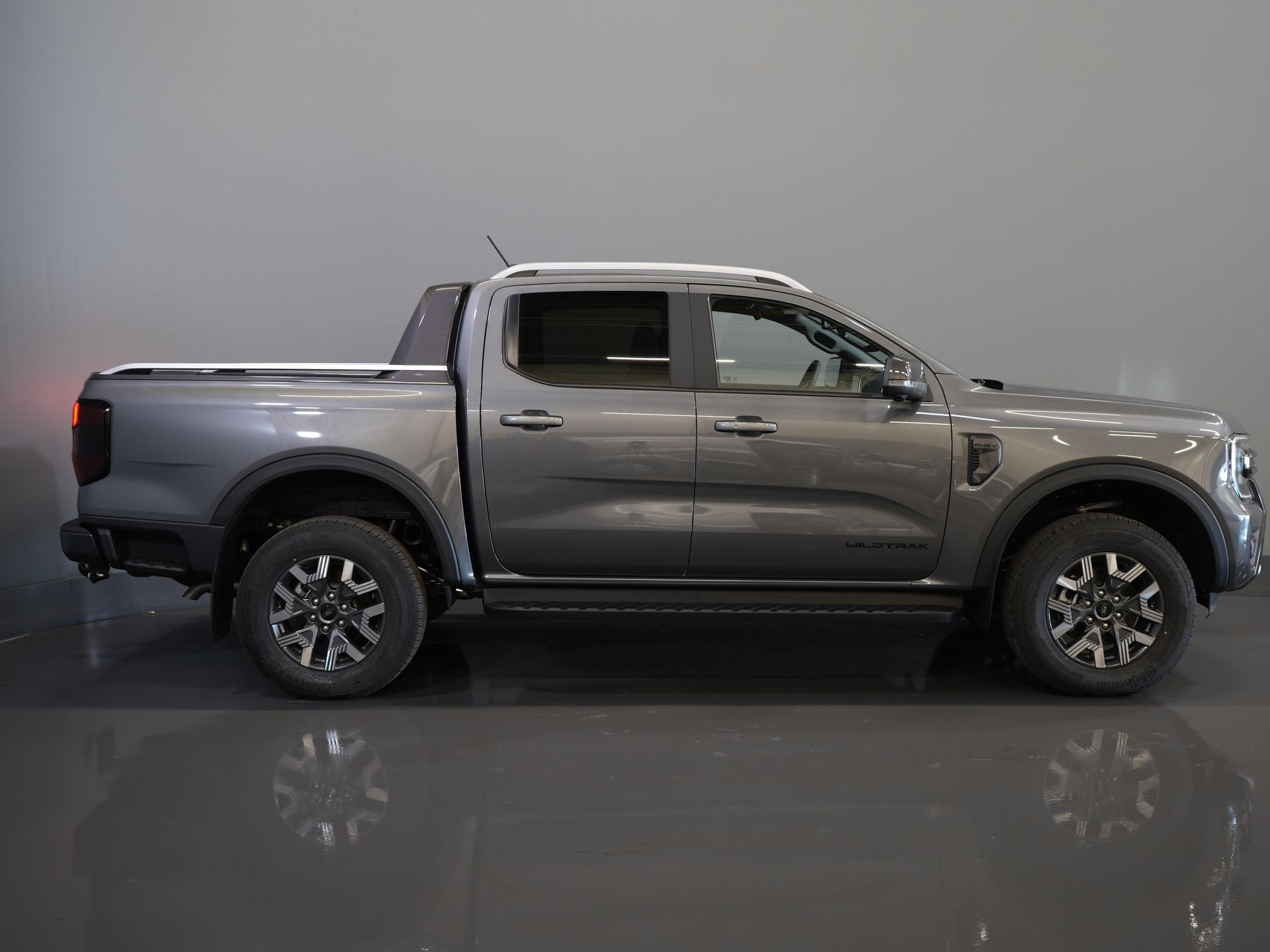 Ford Ranger Bestelbus Wildtrak 2.3 PHEV Double Cab 4x4/ B&O/ Tech-Pack/ Adapt.Cruise/ 3.5t Trekverm./ 360 Camera/ Leder/ Alarm/ Navi/ Carplay/ Trekhaa 10