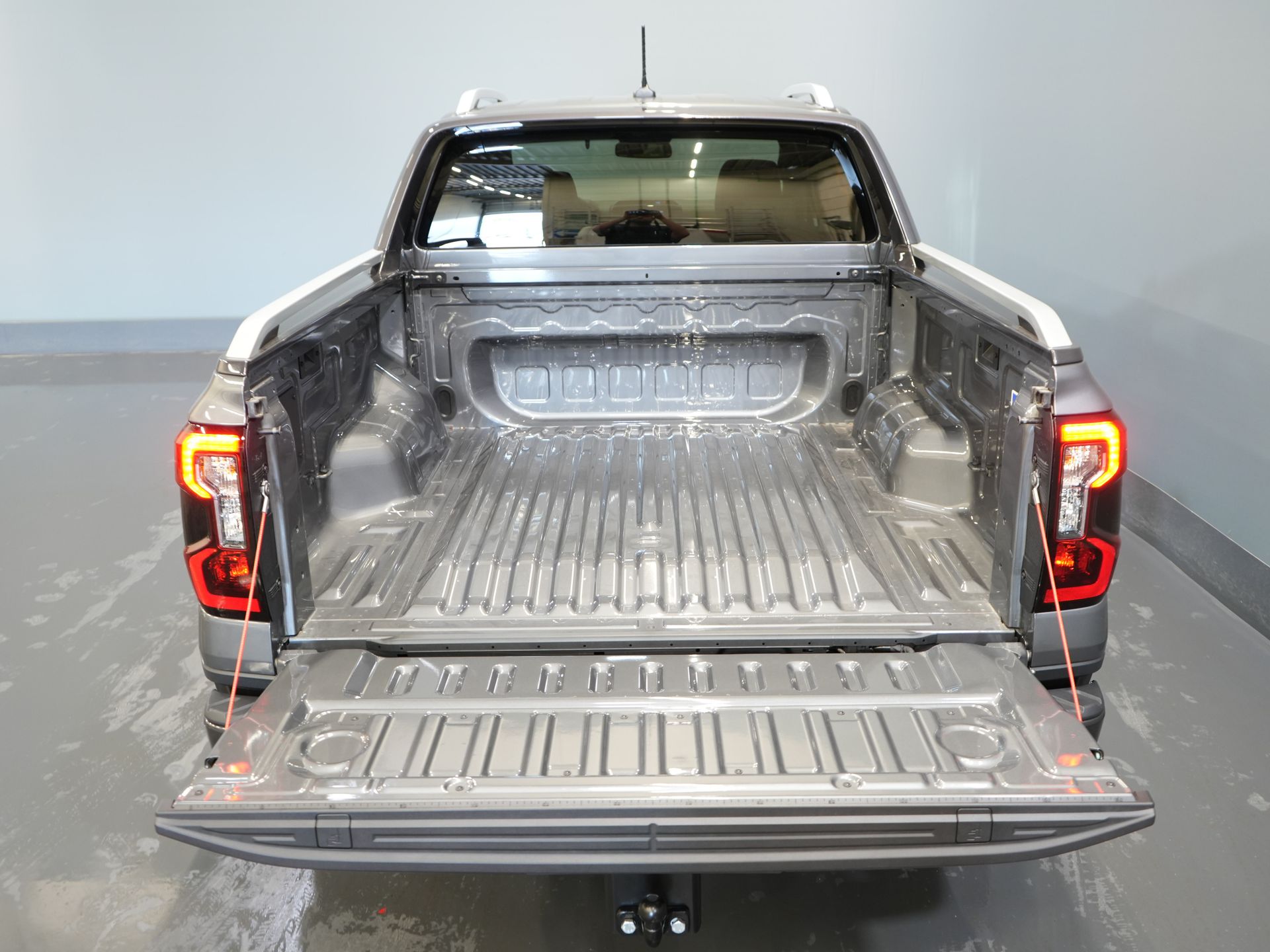 Ford Ranger Bestelbus Wildtrak 2.3 PHEV Double Cab 4x4/ B&O/ Tech-Pack/ Adapt.Cruise/ 3.5t Trekverm./ 360 Camera/ Leder/ Alarm/ Navi/ Carplay/ Trekhaa 14