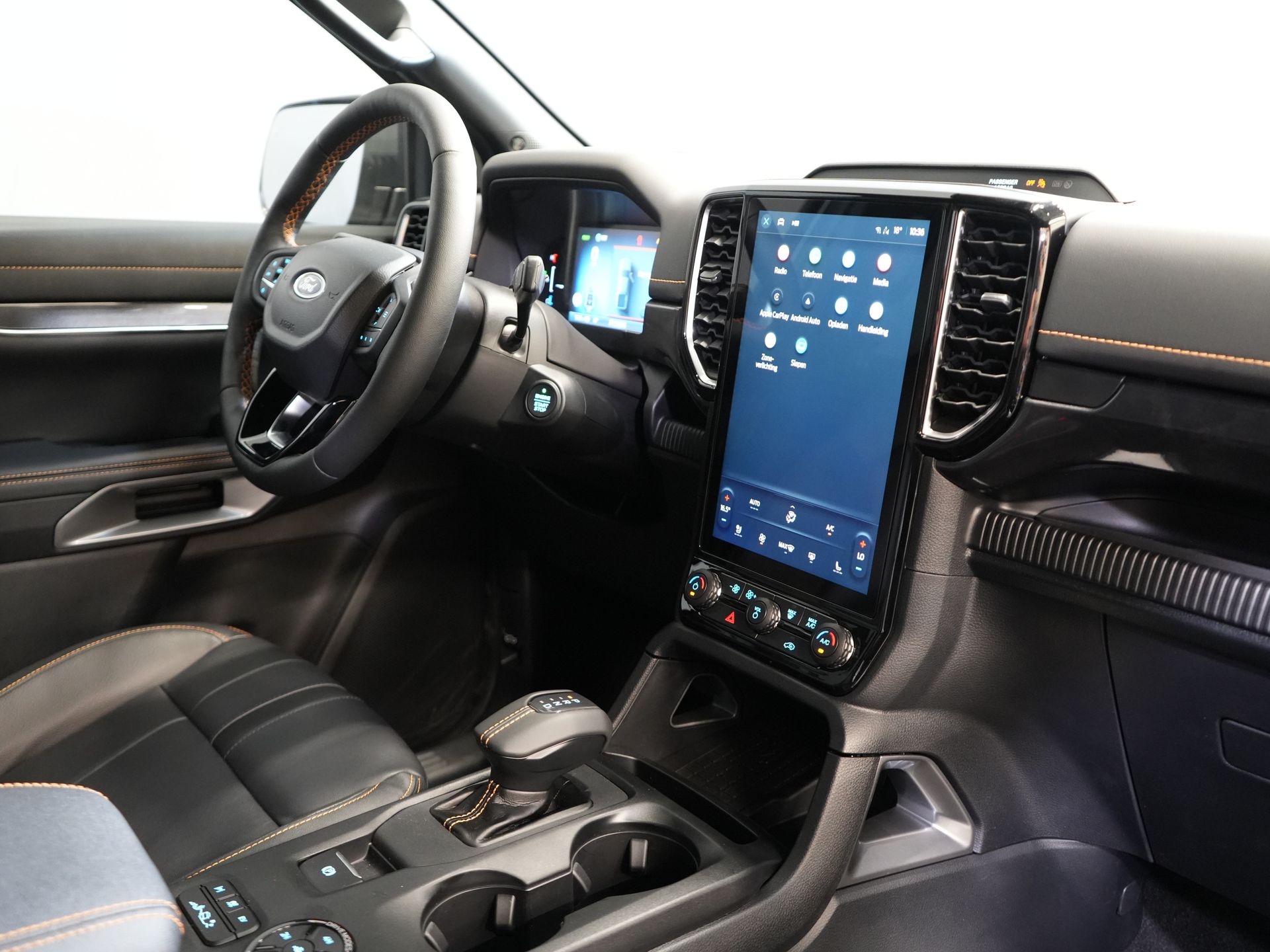 Ford Ranger Bestelbus Wildtrak 2.3 PHEV Double Cab 4x4/ B&O/ Tech-Pack/ Adapt.Cruise/ 3.5t Trekverm./ 360 Camera/ Leder/ Alarm/ Navi/ Carplay/ Trekhaa 2