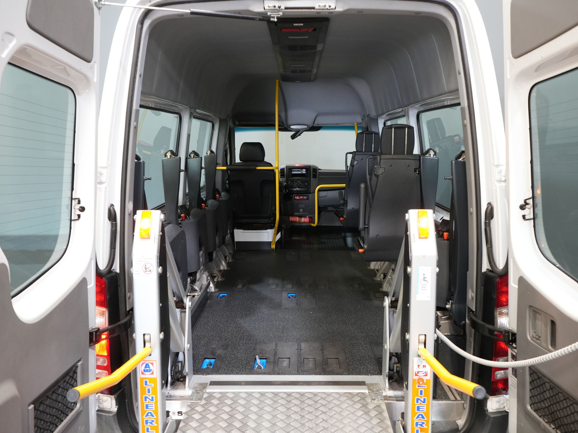 Mercedes-Benz Sprinter Personenvervoer 313 2.2 CDI L2H2 €9.922 Incl. BTW BPM VRIJ! EXPORT Combi/ 9 Persoons/ Kombi/ 9P/ Airco/ Rolstoellift 14