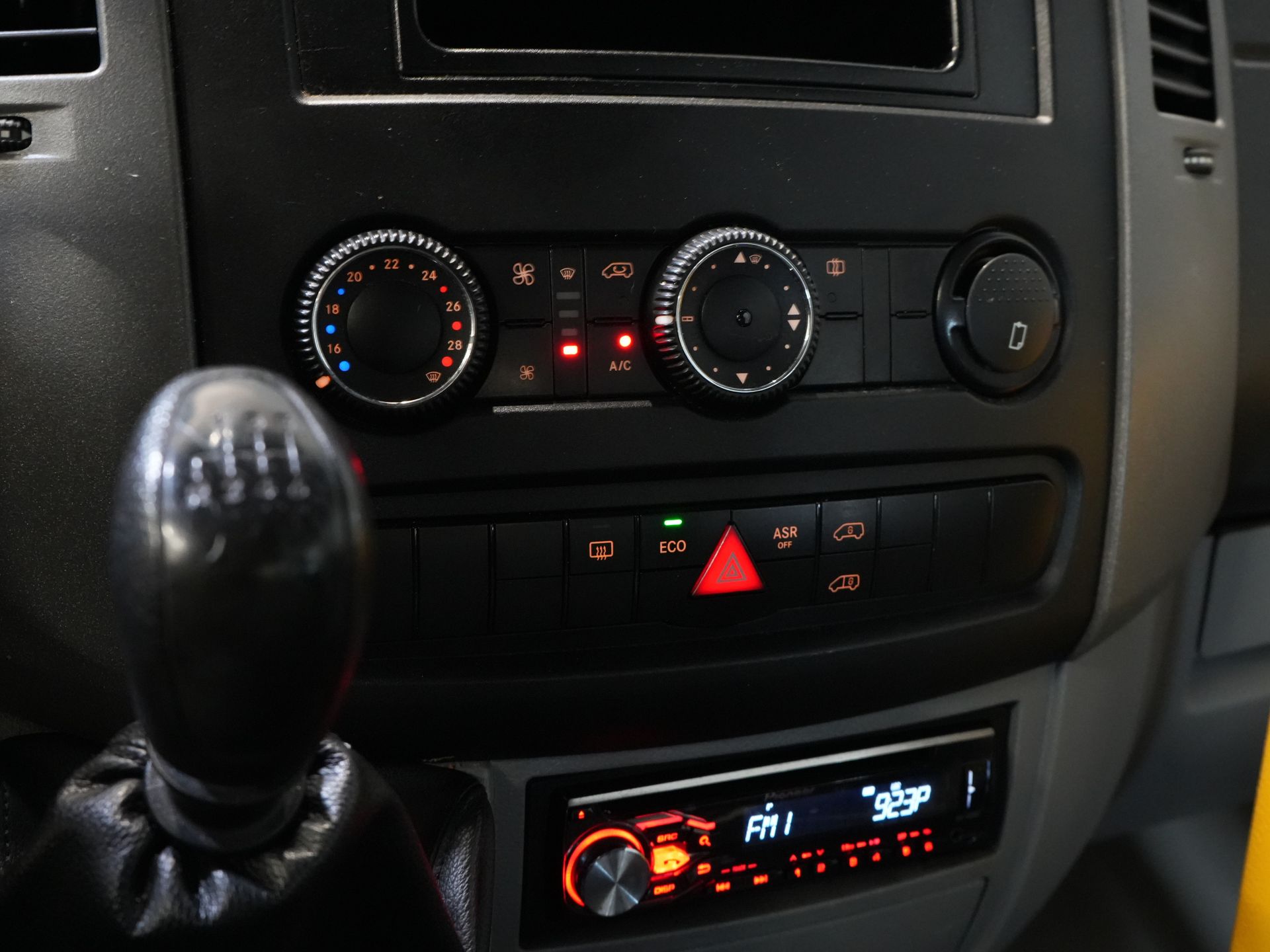 Mercedes-Benz Sprinter Personenvervoer 313 2.2 CDI L2H2 €9.922 Incl. BTW BPM VRIJ! EXPORT Combi/ 9 Persoons/ Kombi/ 9P/ Airco/ Rolstoellift 17