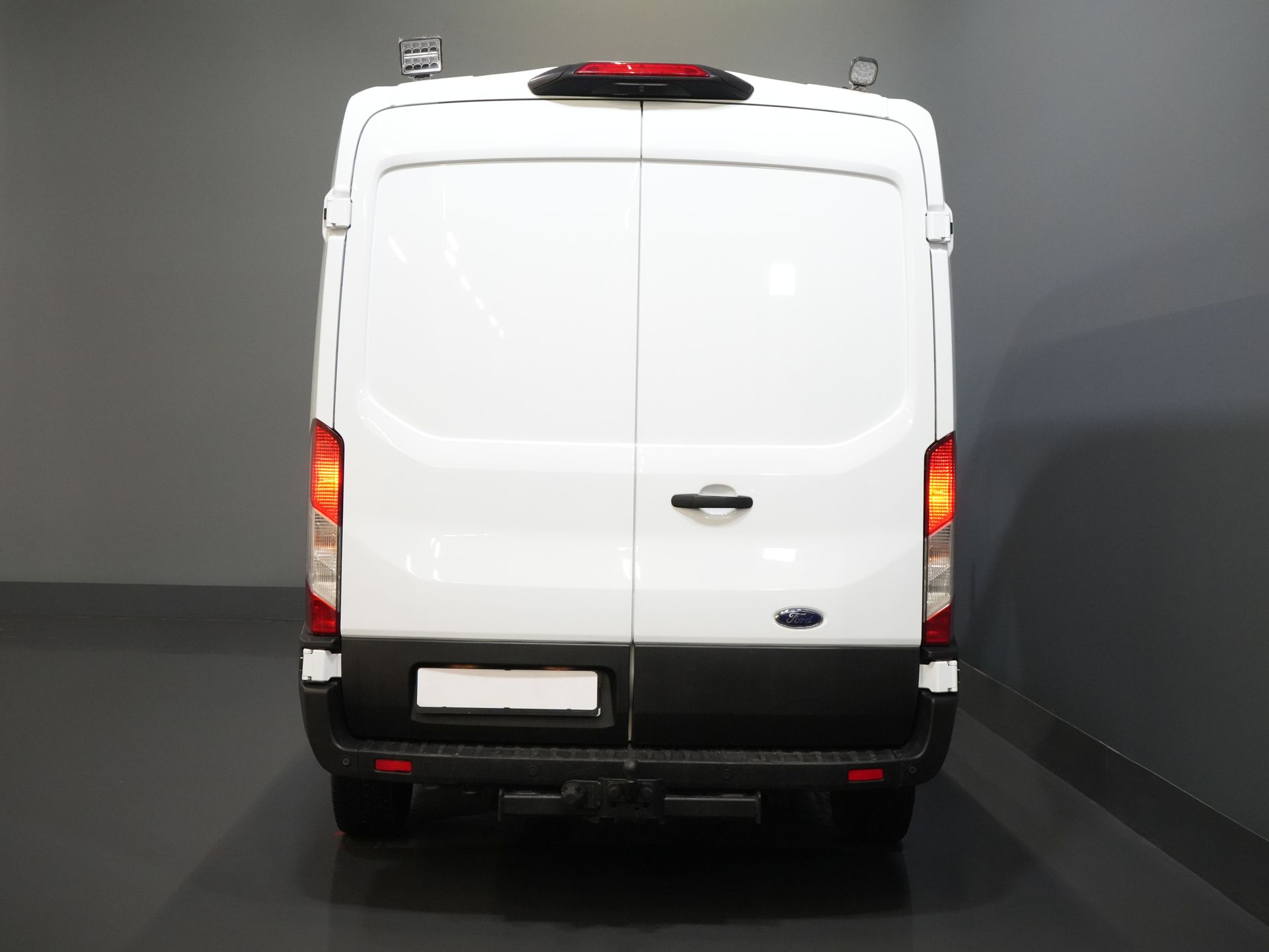 Volkswagen Crafter Bestelbus (Transit) 2.0 TDCI 130 pk L3H2 DC Dubbel Cabine 7 Pers./ Riem V.V./ Adapt. Cruise/ CarPlay/ PDC/ Navi/ Camera/ Airco/ Trekhaak 5
