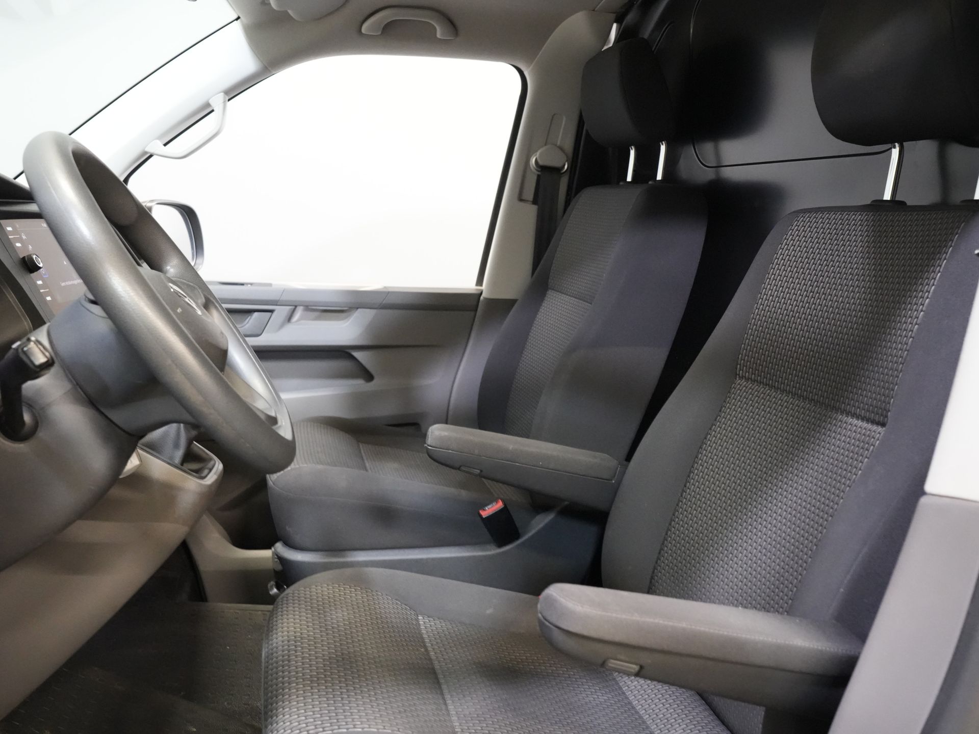 Volkswagen Transporter Bestelbus 2.0 TDI L2 BPM VRIJ! NL Auto/ Carplay/ Cruise/ Airco/ Navi/ PDC 11