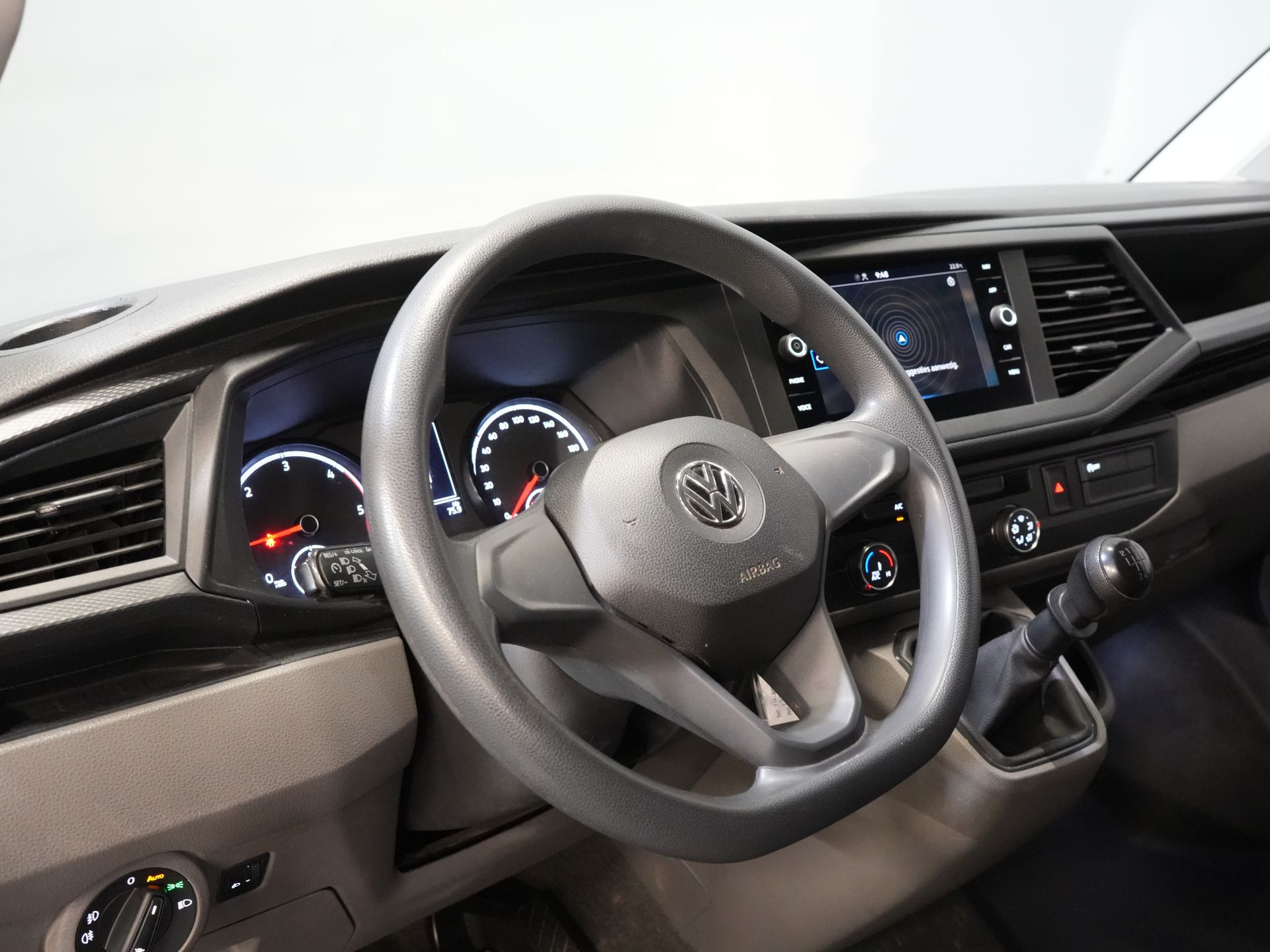 Volkswagen Transporter Bestelbus 2.0 TDI L2 BPM VRIJ! NL Auto/ Carplay/ Cruise/ Airco/ Navi/ PDC 13