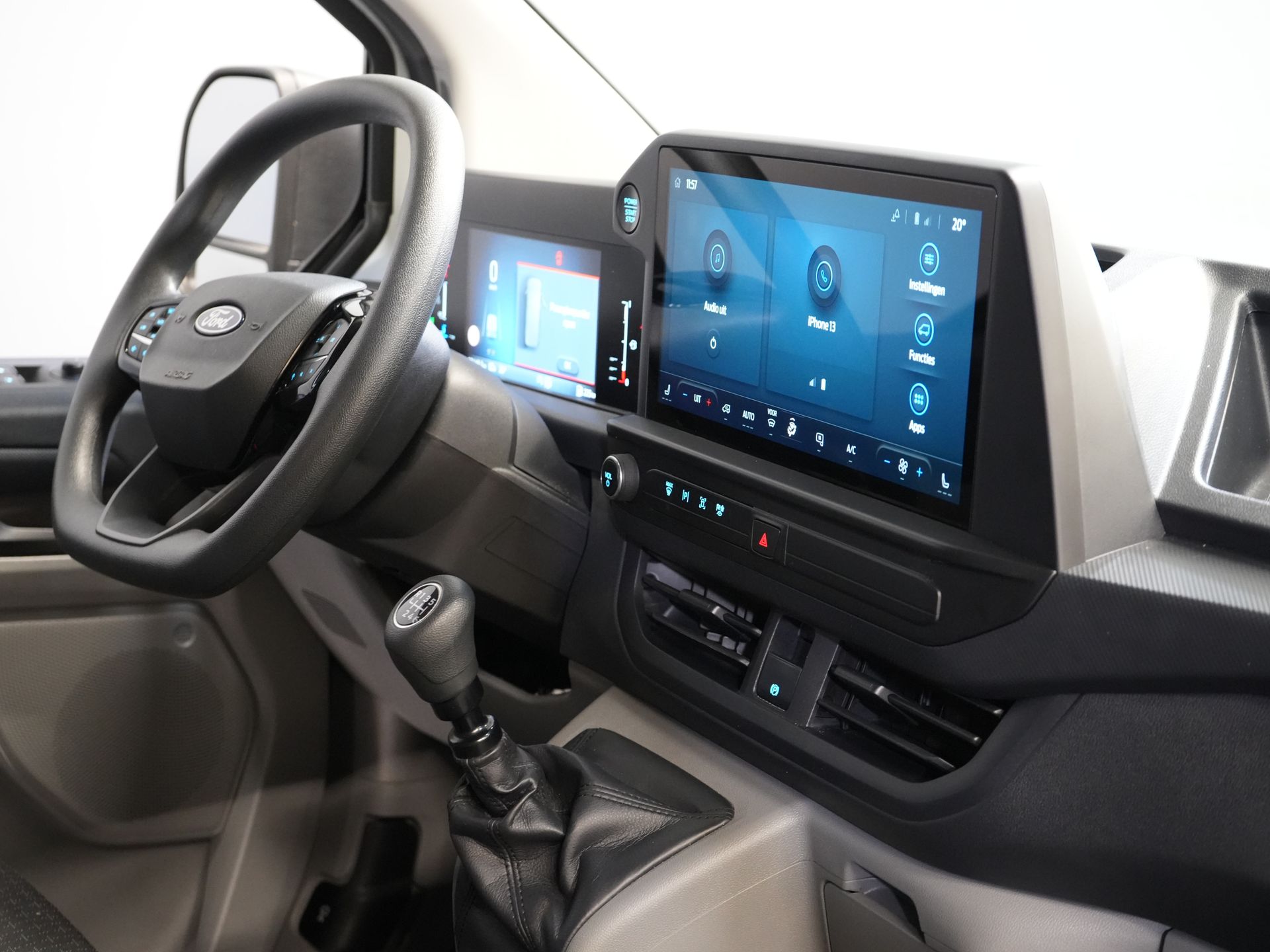 Ford Transit Custom Bestelbus 320 2.0 TDCI 136 pk L2 Trend BPM VRIJ! LED/ Standkachel/ Stoelverw/ 2.7t. Trekverm./ Carplay/ Camera/ Climate/ PDC/ Cruise 2