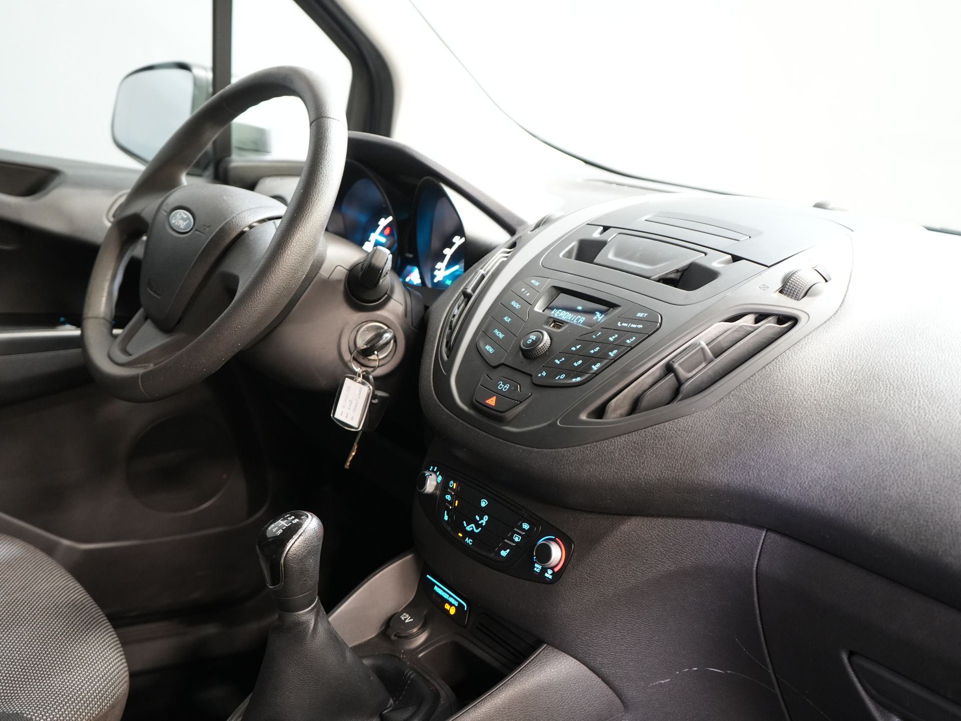 Ford Transit Courier Bestelbus 1.0 100 pk BPM VRIJ! BENZINE/ Stoelverw./ Voorruit.Verw./ Airco 2