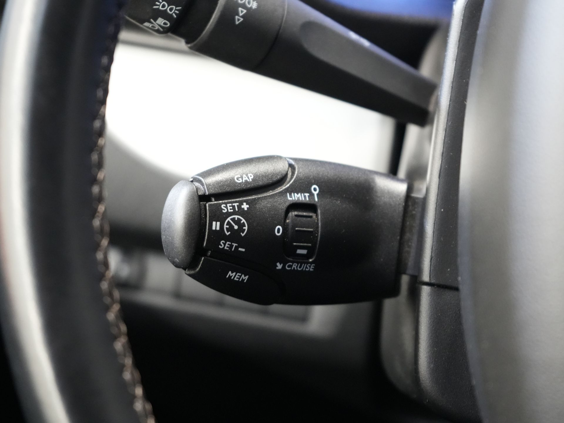 Fiat Scudo Bestelbus 2.0 MJ 145 pk L3 BPM VRIJ! Adapt.Cruise/ Climate/ Keyless/ Carplay/ Camera/ PDC 17